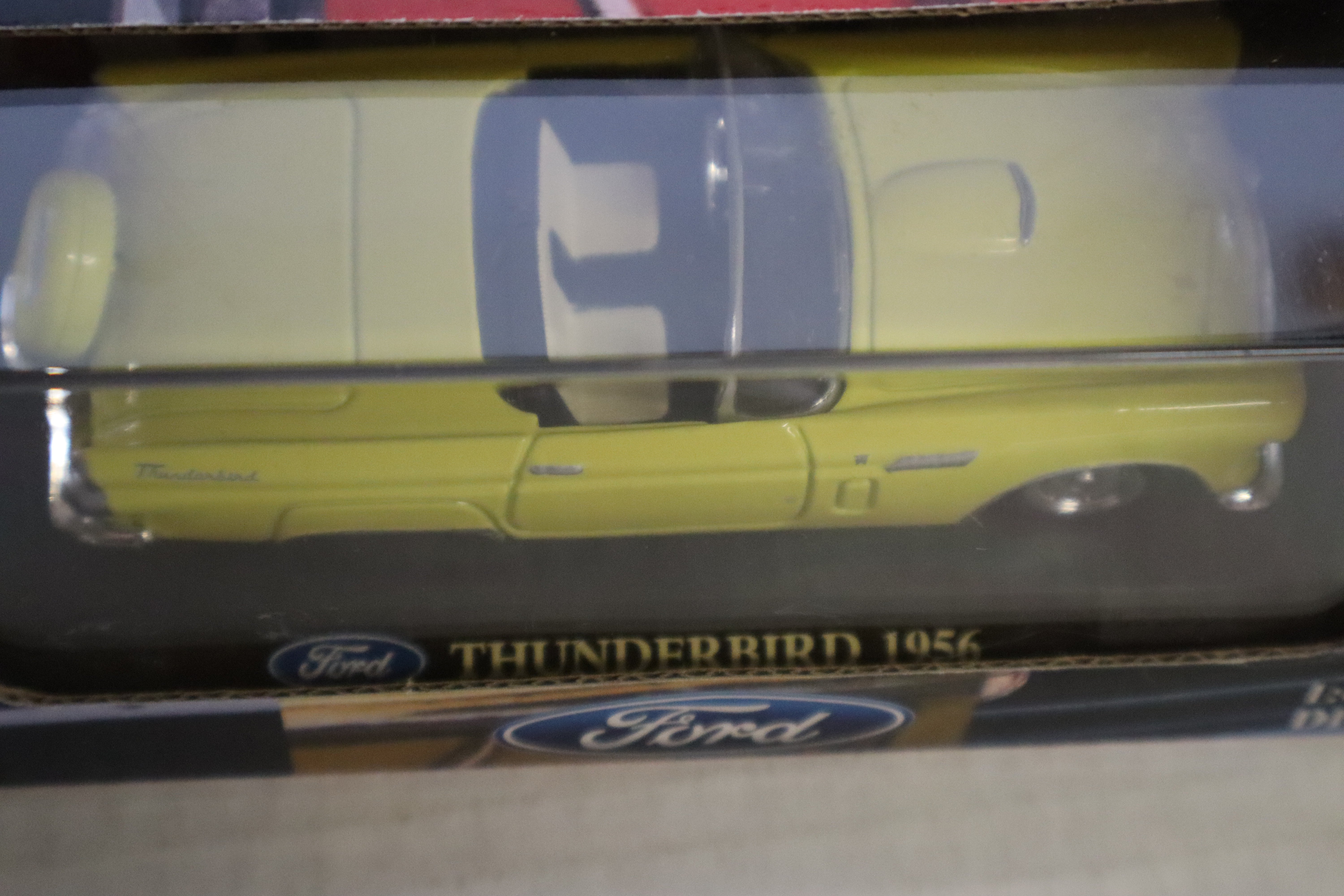 NewRay 1956 Ford Thunderbird Convertible (Yellow)-Second hand-M8267