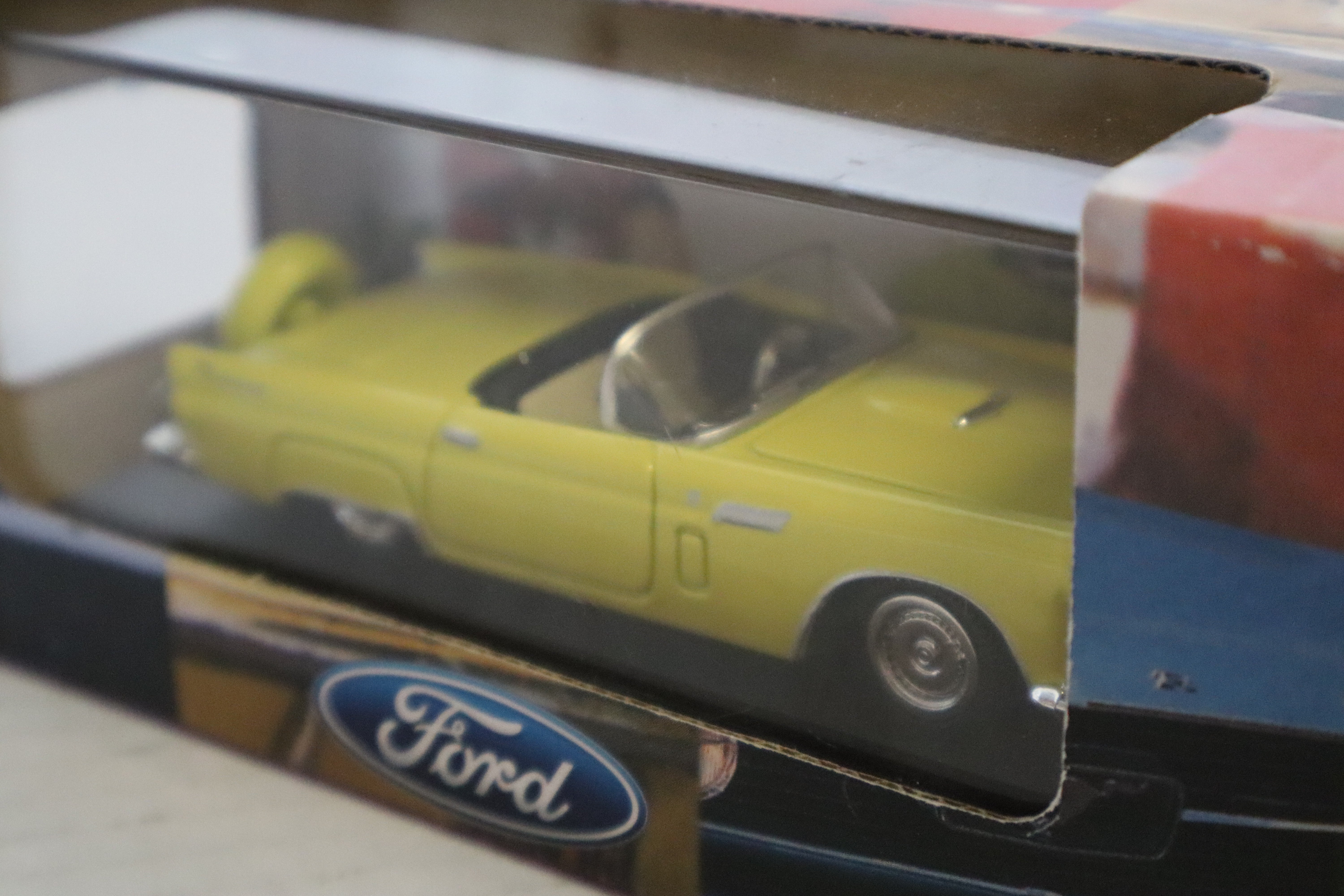 NewRay 1956 Ford Thunderbird Convertible (Yellow)-Second hand-M8267