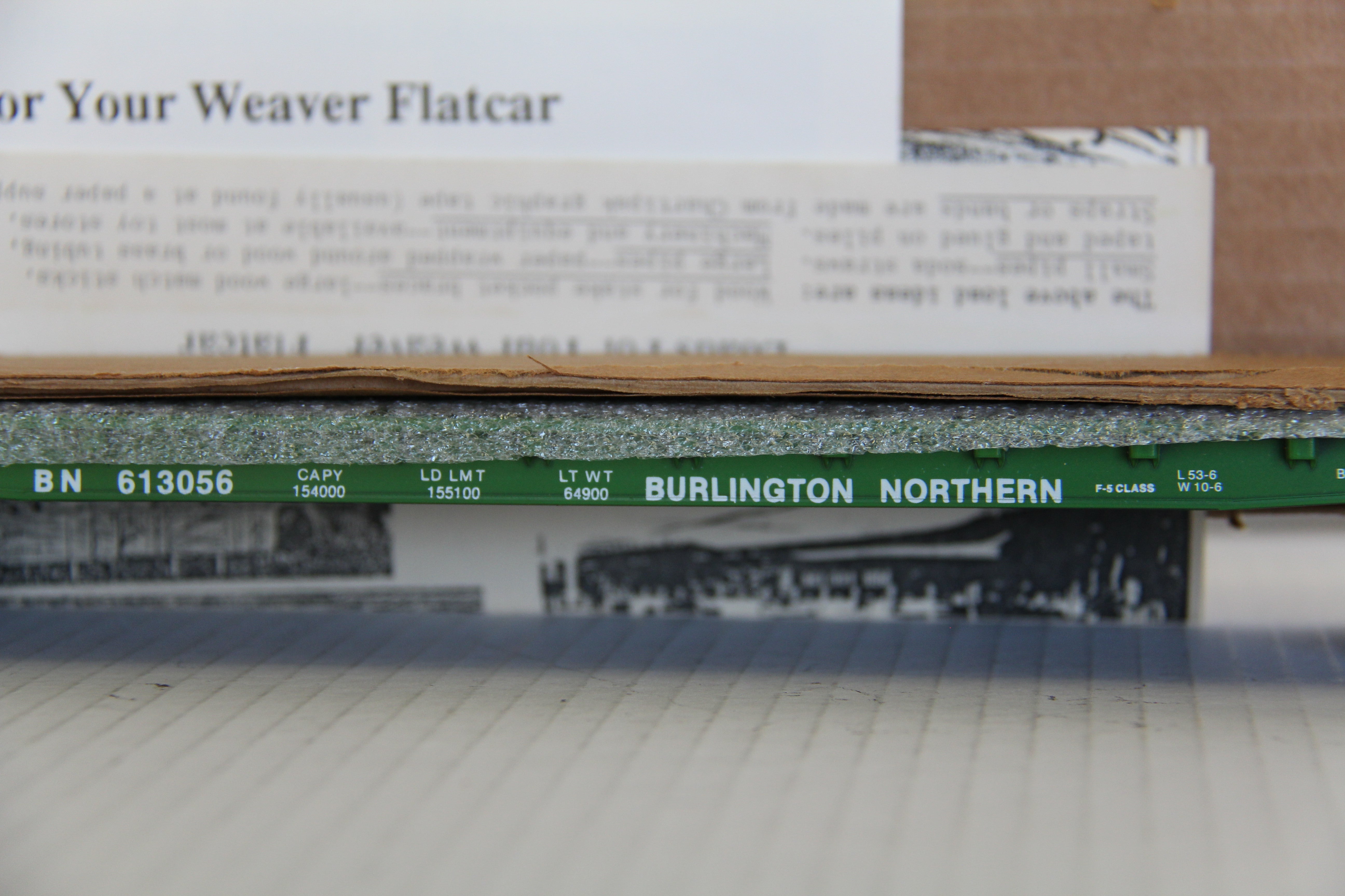 Weaver #4082 Burlington Northern Flatcar-Second hand-M5921