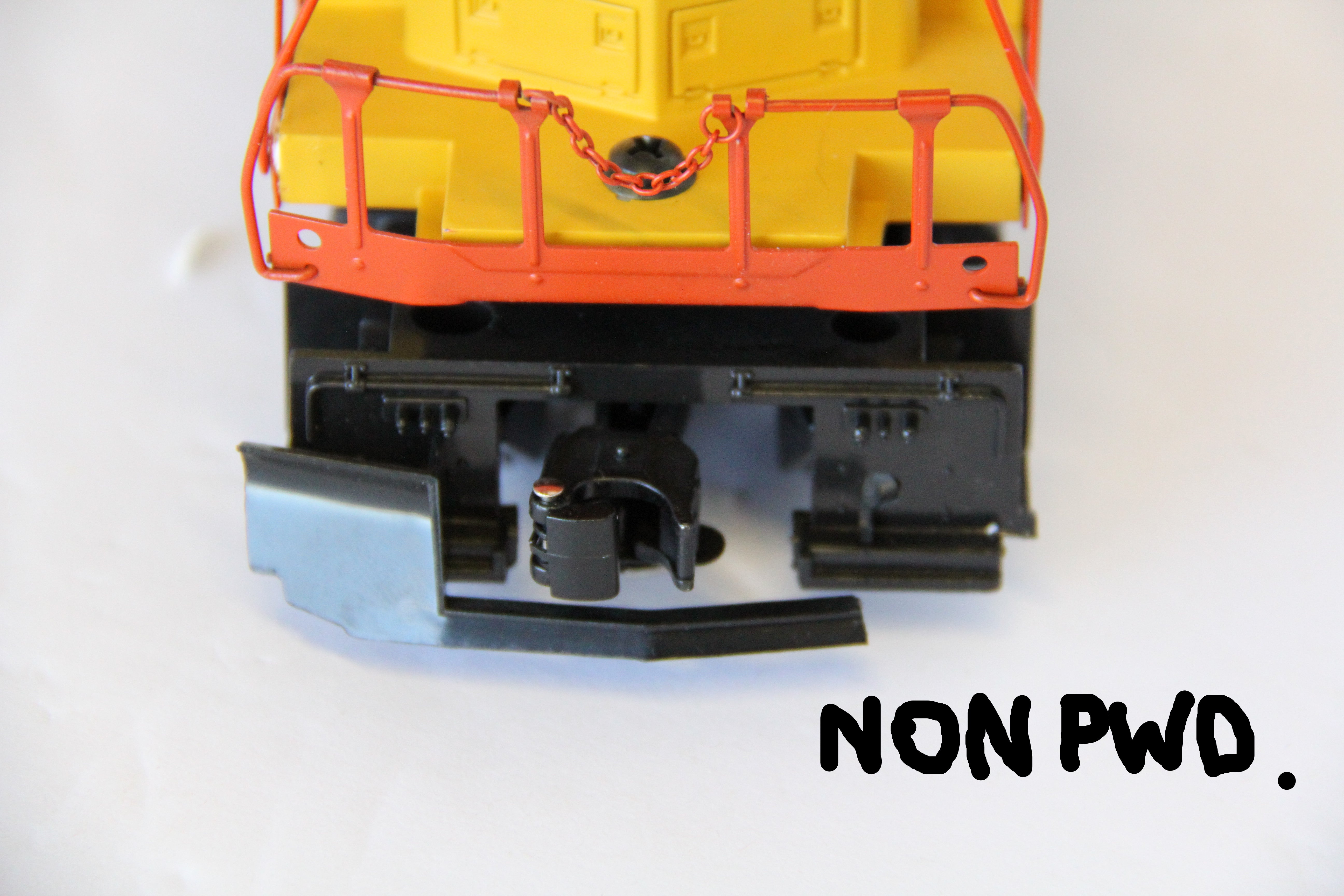Lionel 6-18201 Chessie System SD-40 Powered Diesel & Lionel 6-18204 Non Pwd Set-Second hand-M7578