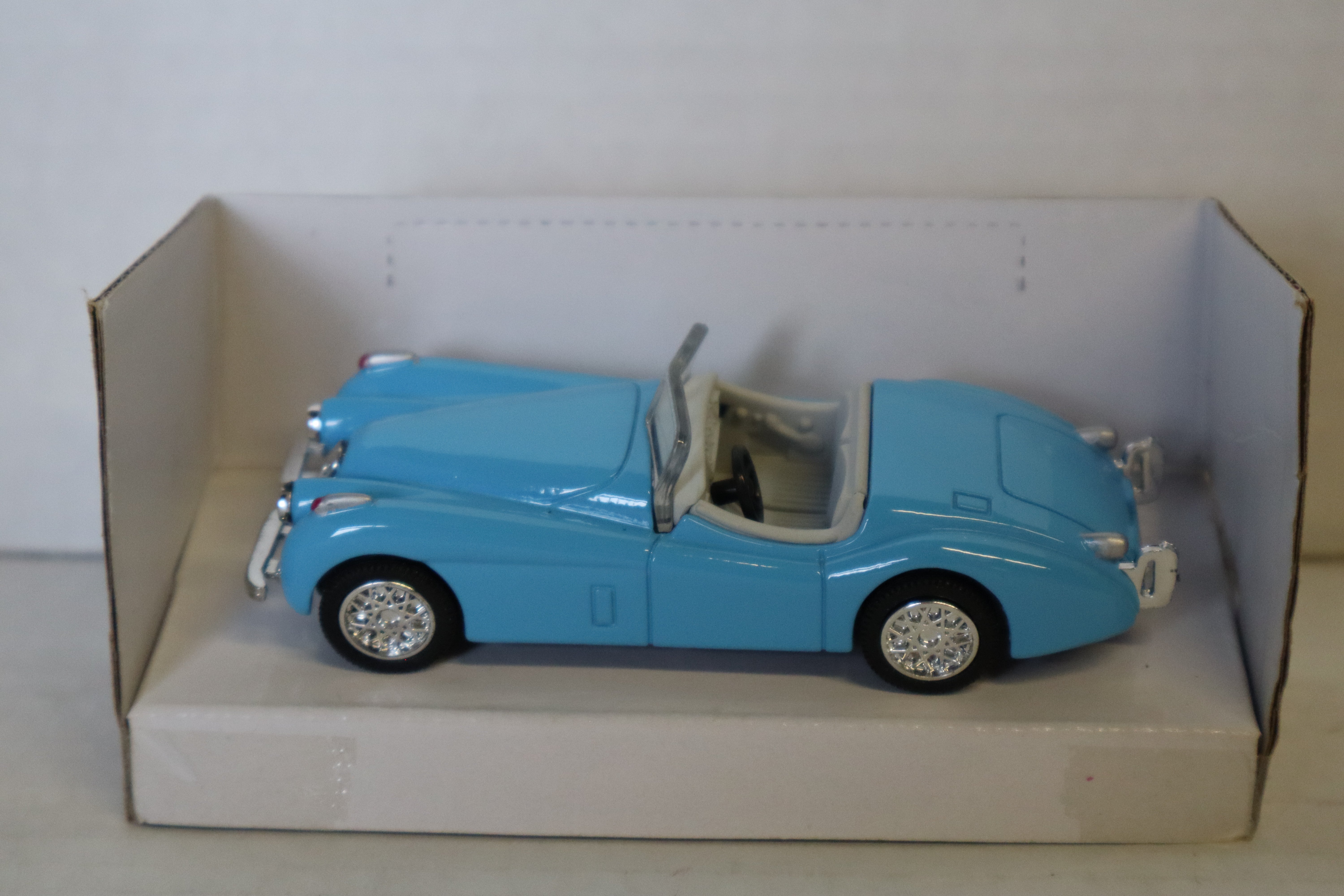 1950 Jaguar XK-120 Roadster (Blue)-Second hand-M8276