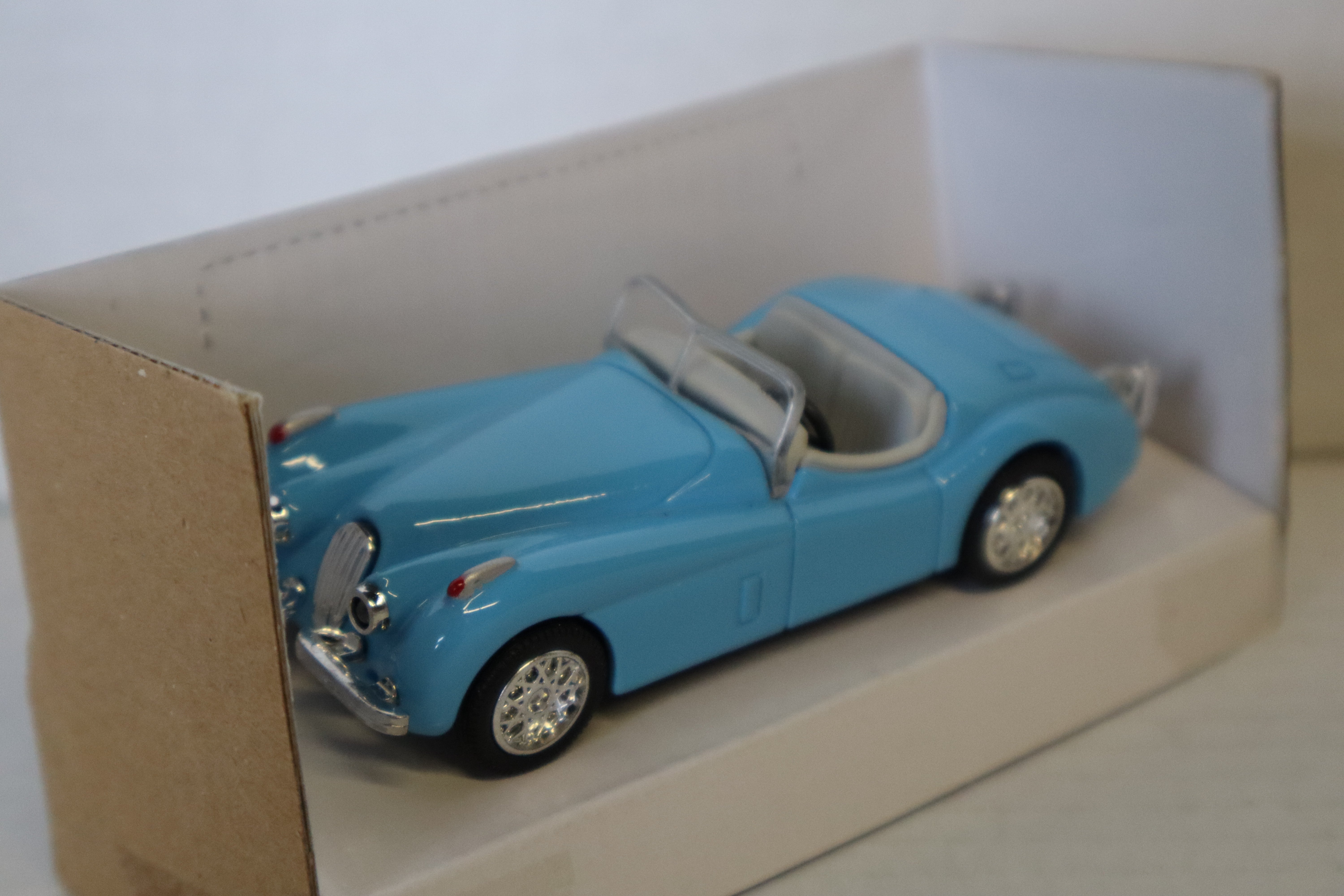1950 Jaguar XK-120 Roadster (Blue)-Second hand-M8276