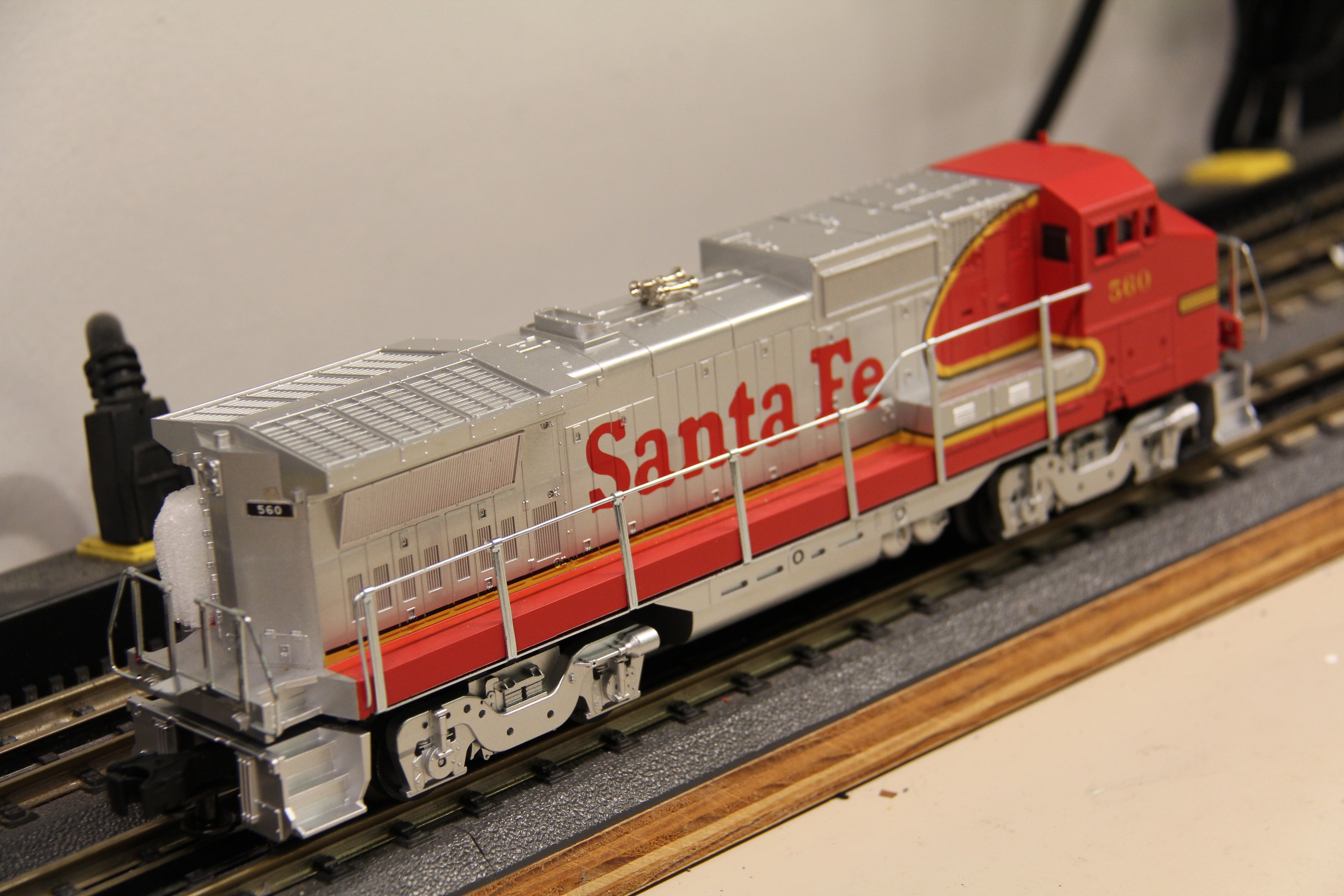 Rail King RK-2004 Santa Fe Dash-8  3 Rail Diesel-Second hand-M5952