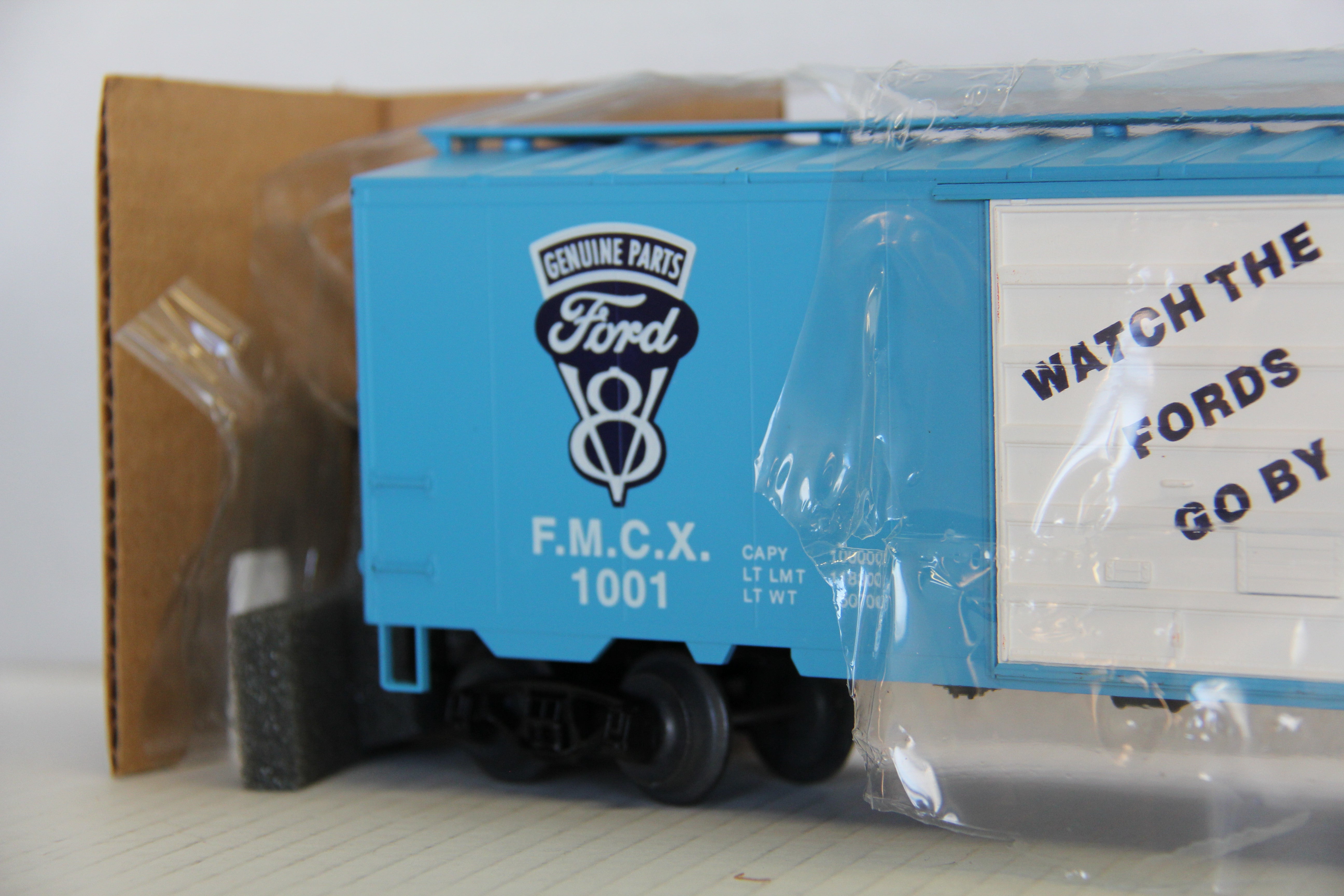 Weaver F.M.C.X Ford Parts Box Car-Second hand-M5926