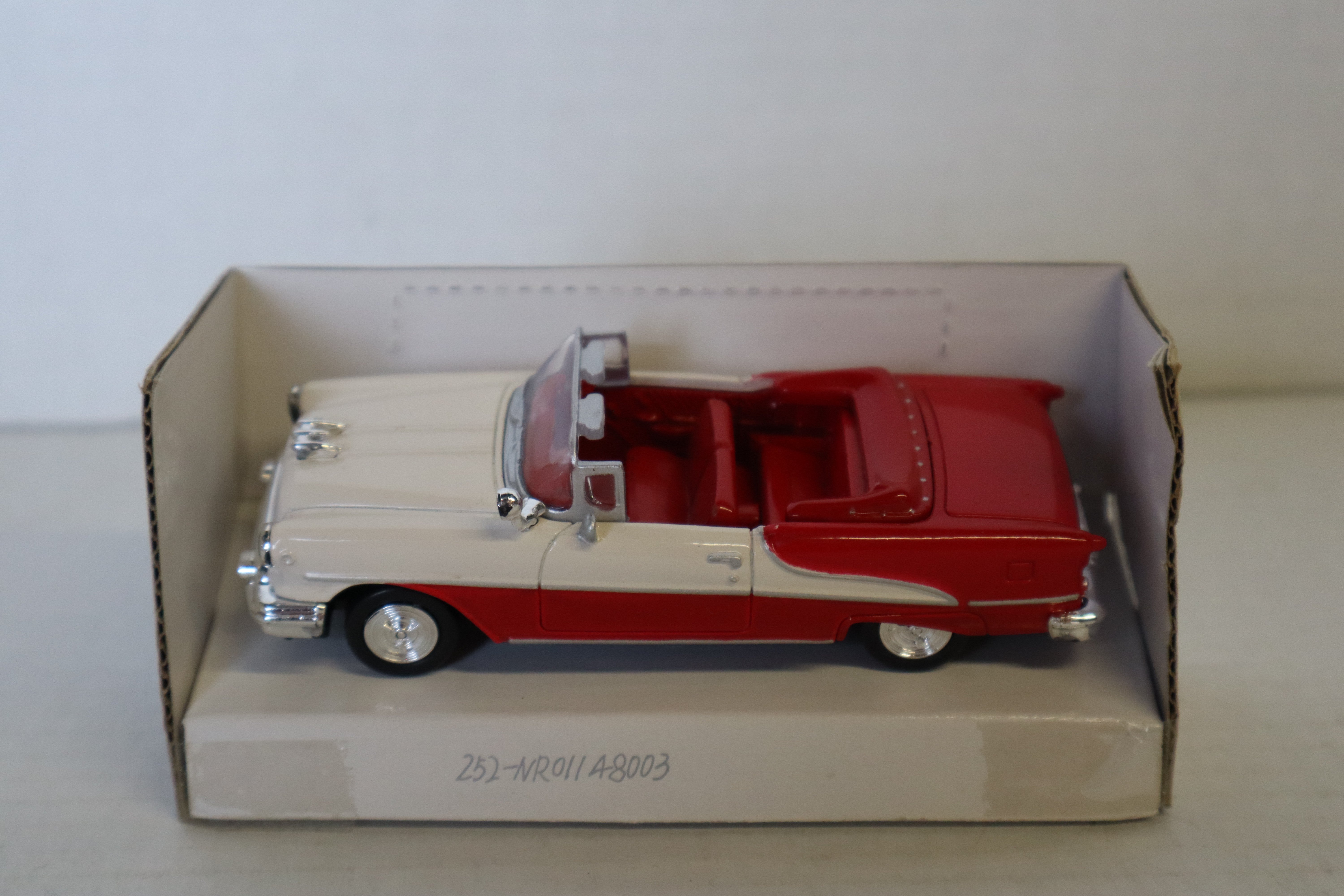 1955 Oldsmobile Convertible (Red/White)-Second hand-M8280