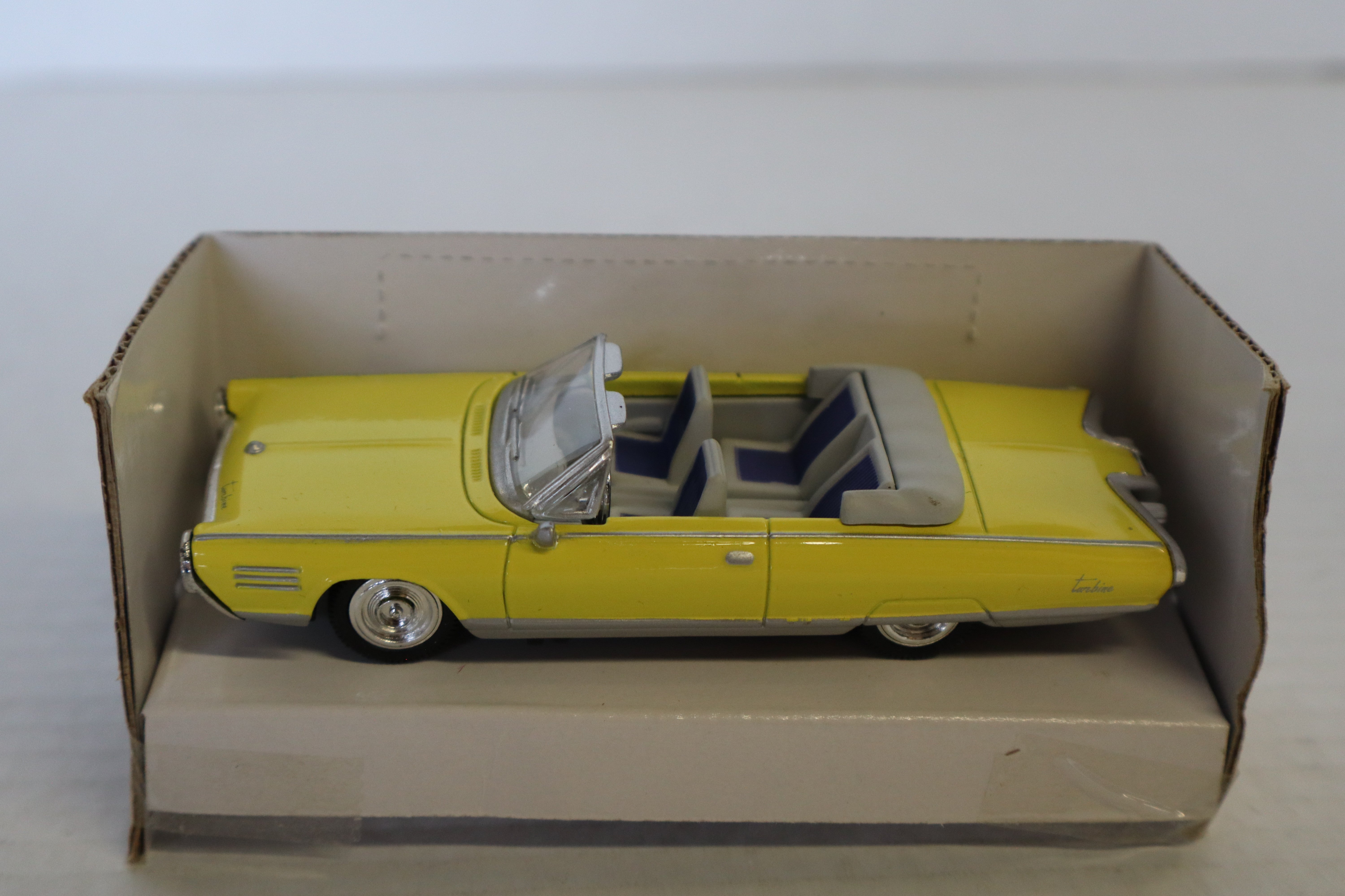 1964 Chrysler Turbine Car (Yellow)-Second hand-M8282