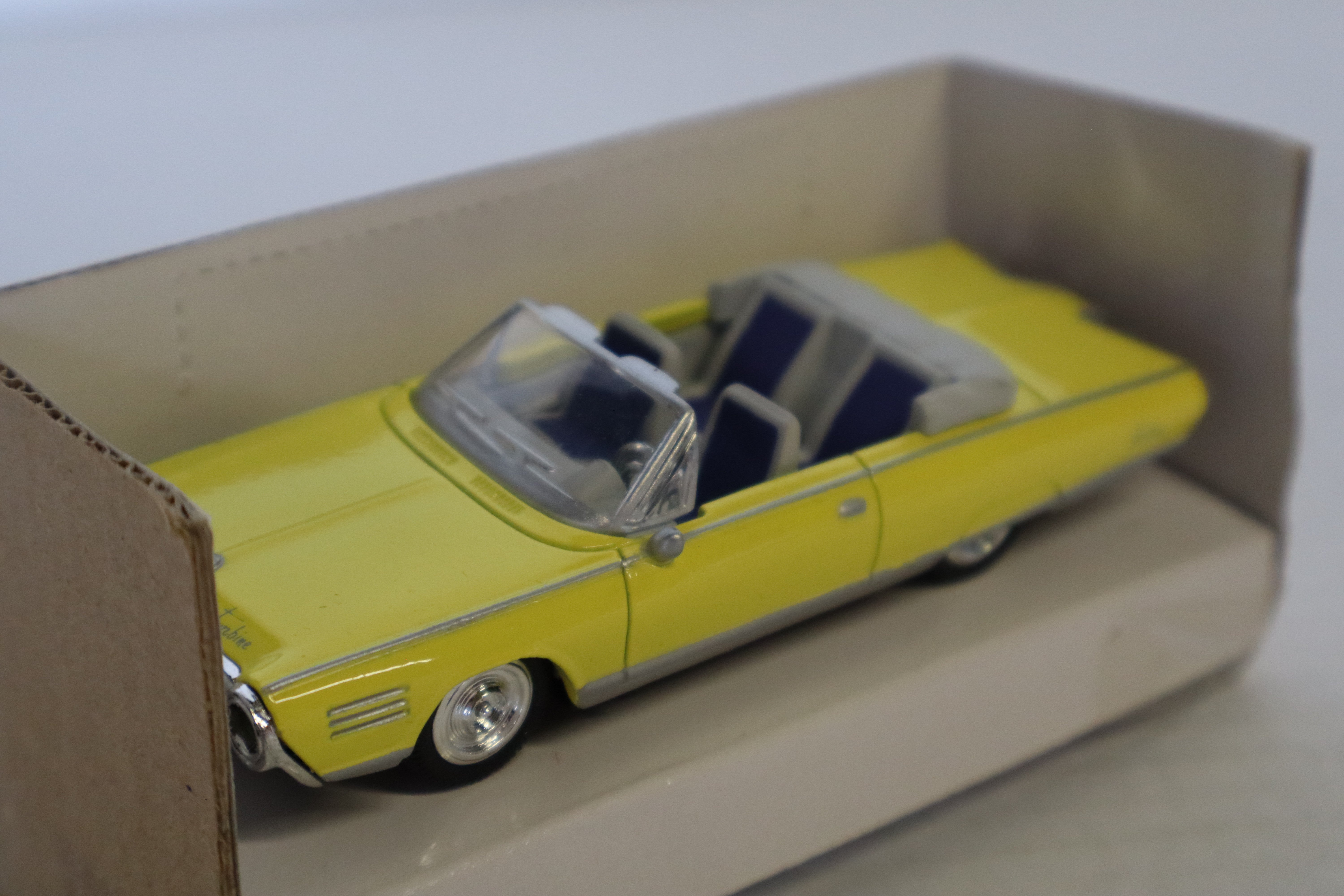 1964 Chrysler Turbine Car (Yellow)-Second hand-M8282