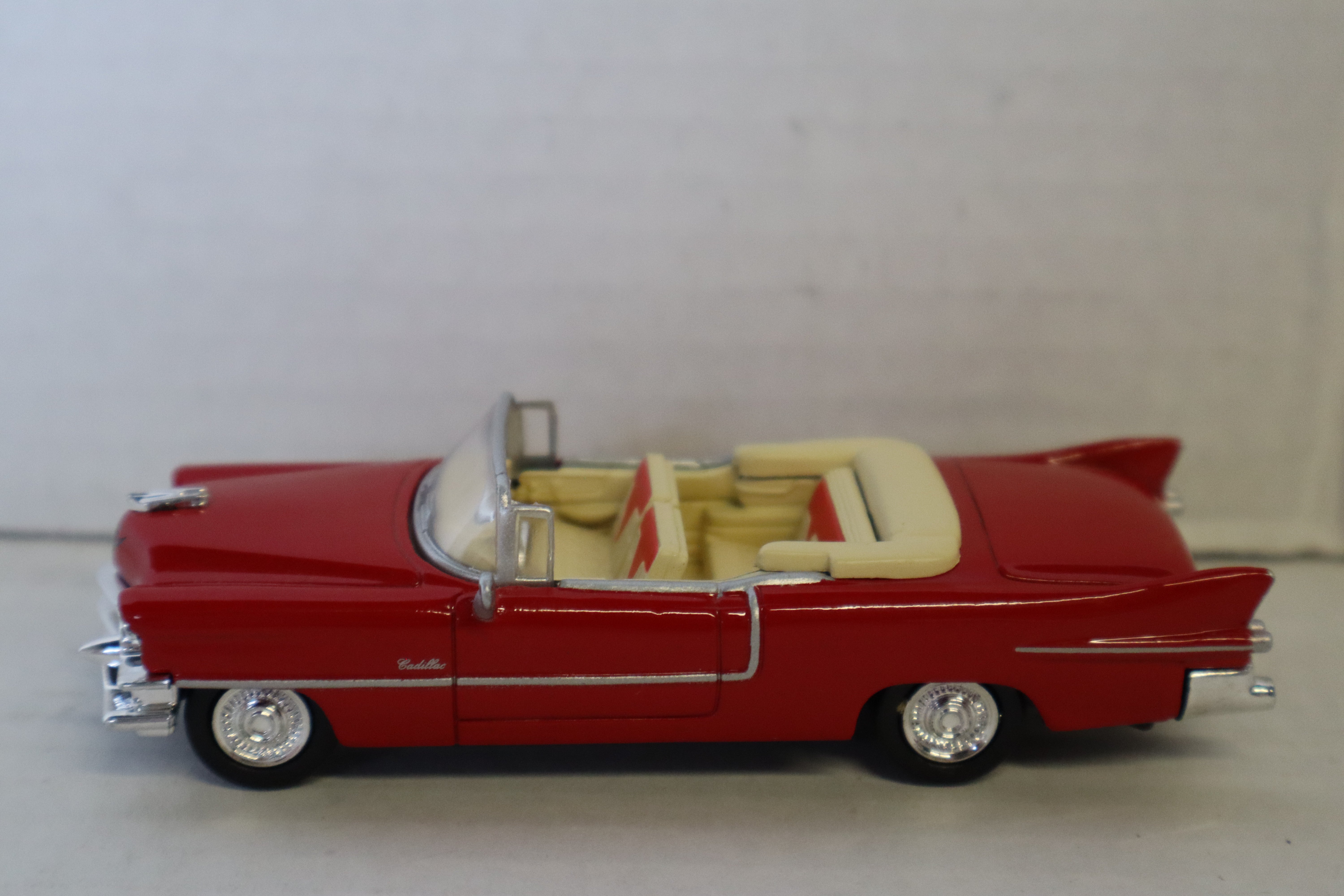 NewRay 1955 Cadillac El Dorado Convertible-Red-Second hand-M8272