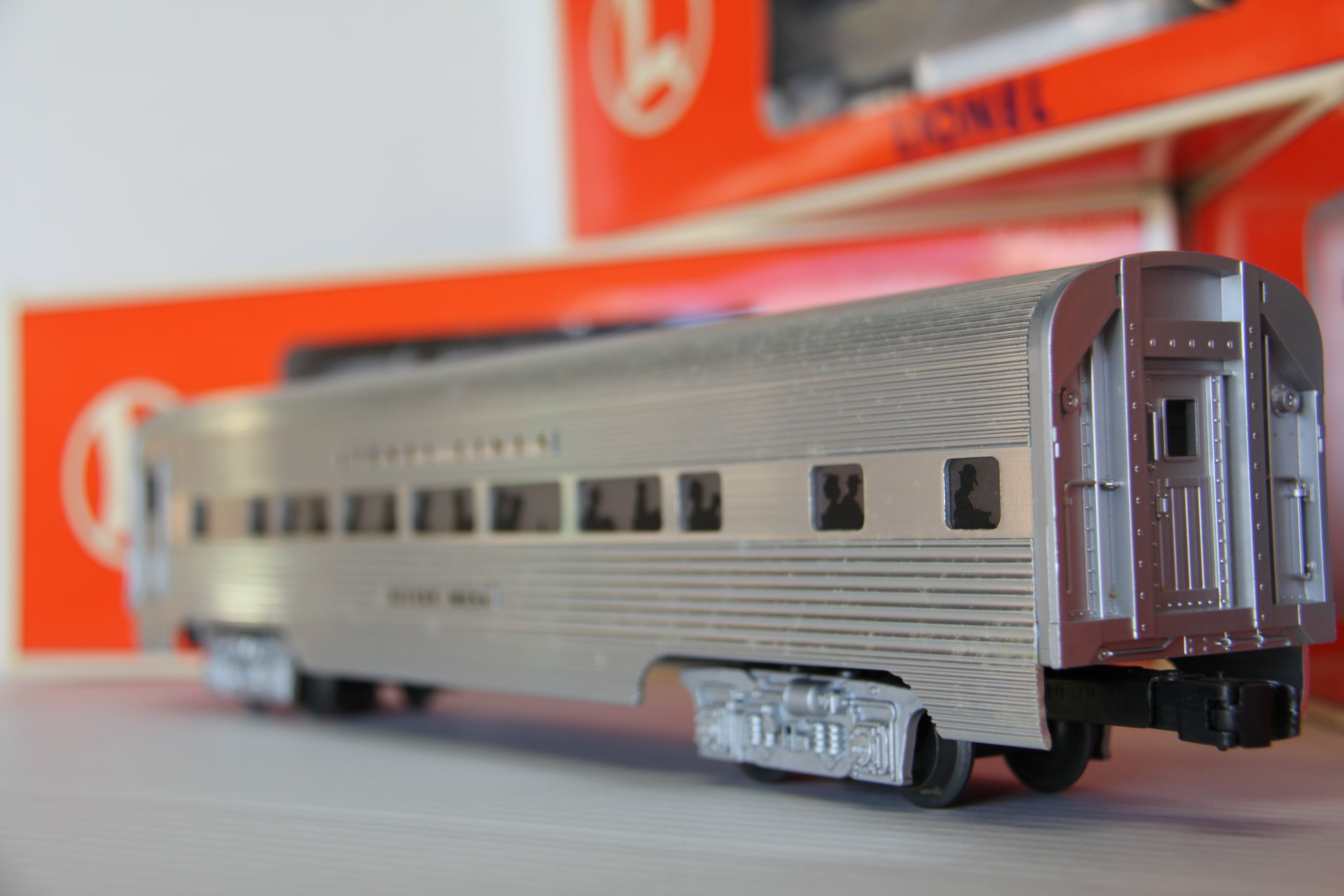 Lionel 6-19160 Lionel Lines Aluminum Passenger Car-4 Car Set-Second hand-M5938