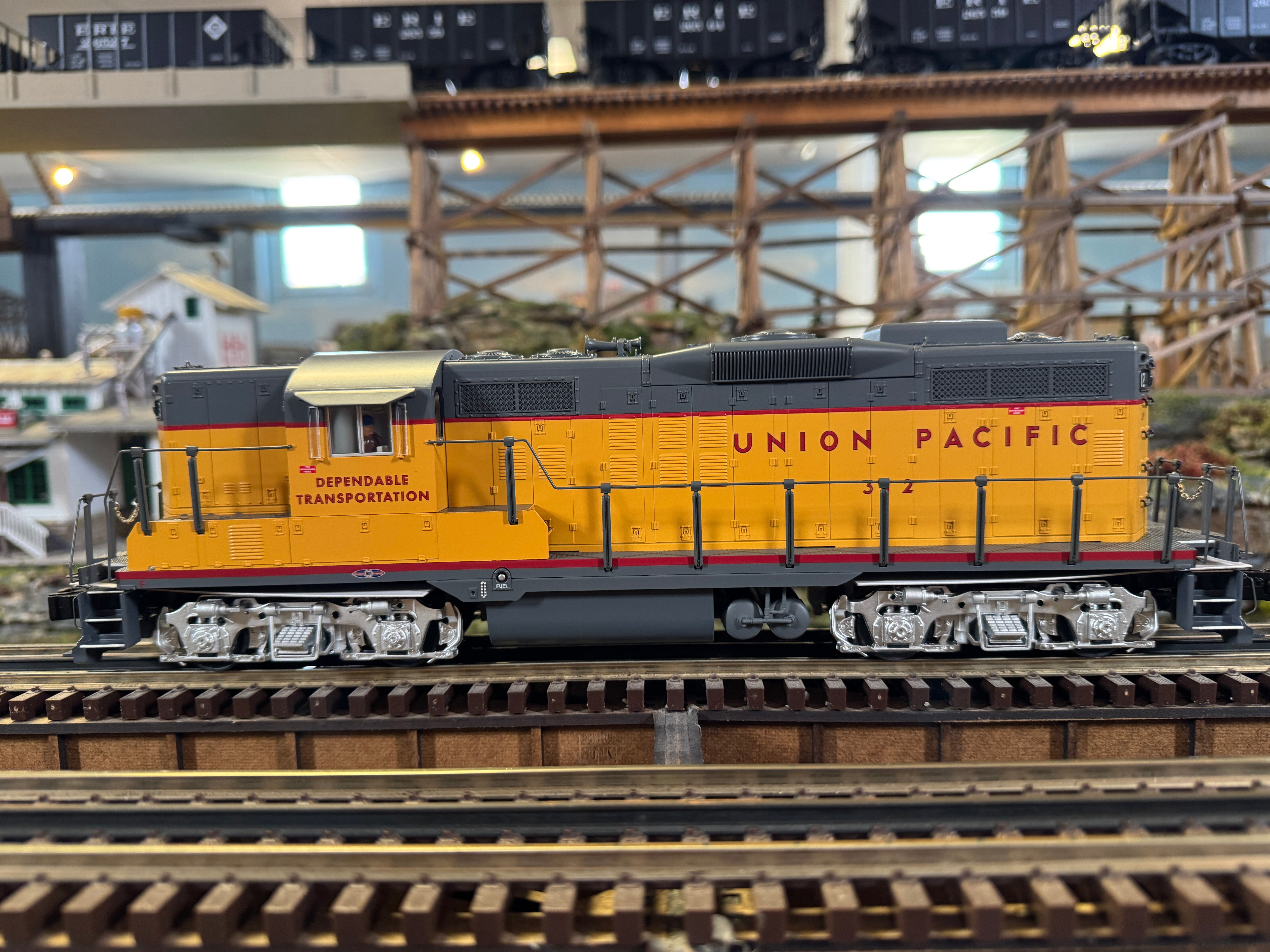 Lionel 2433411 - Legacy GP9 Diesel Locomotive "Union Pacific" #310