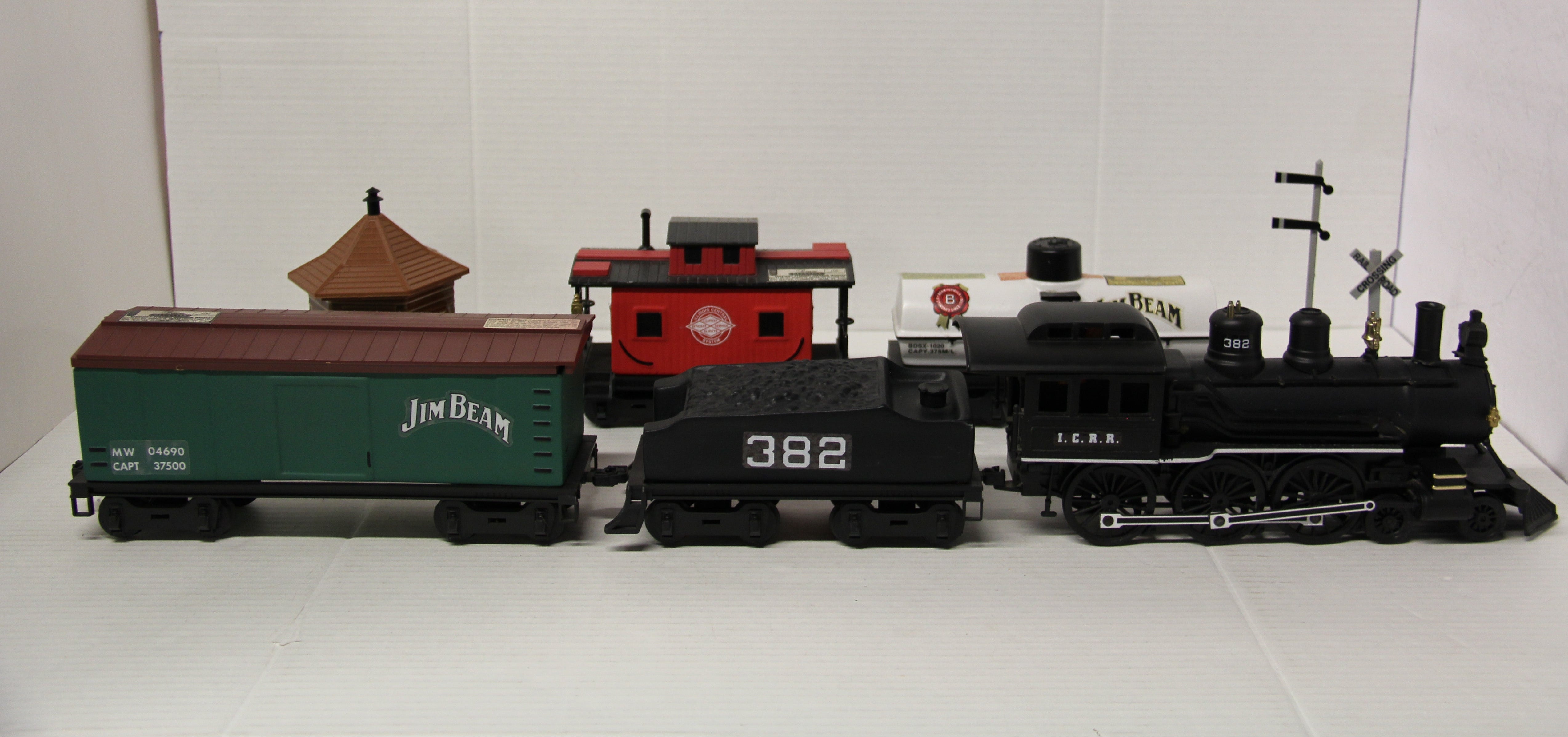 JIM BEAM Casey Jones Railroad Decanter 8 Piece Set-Second hand-M7211