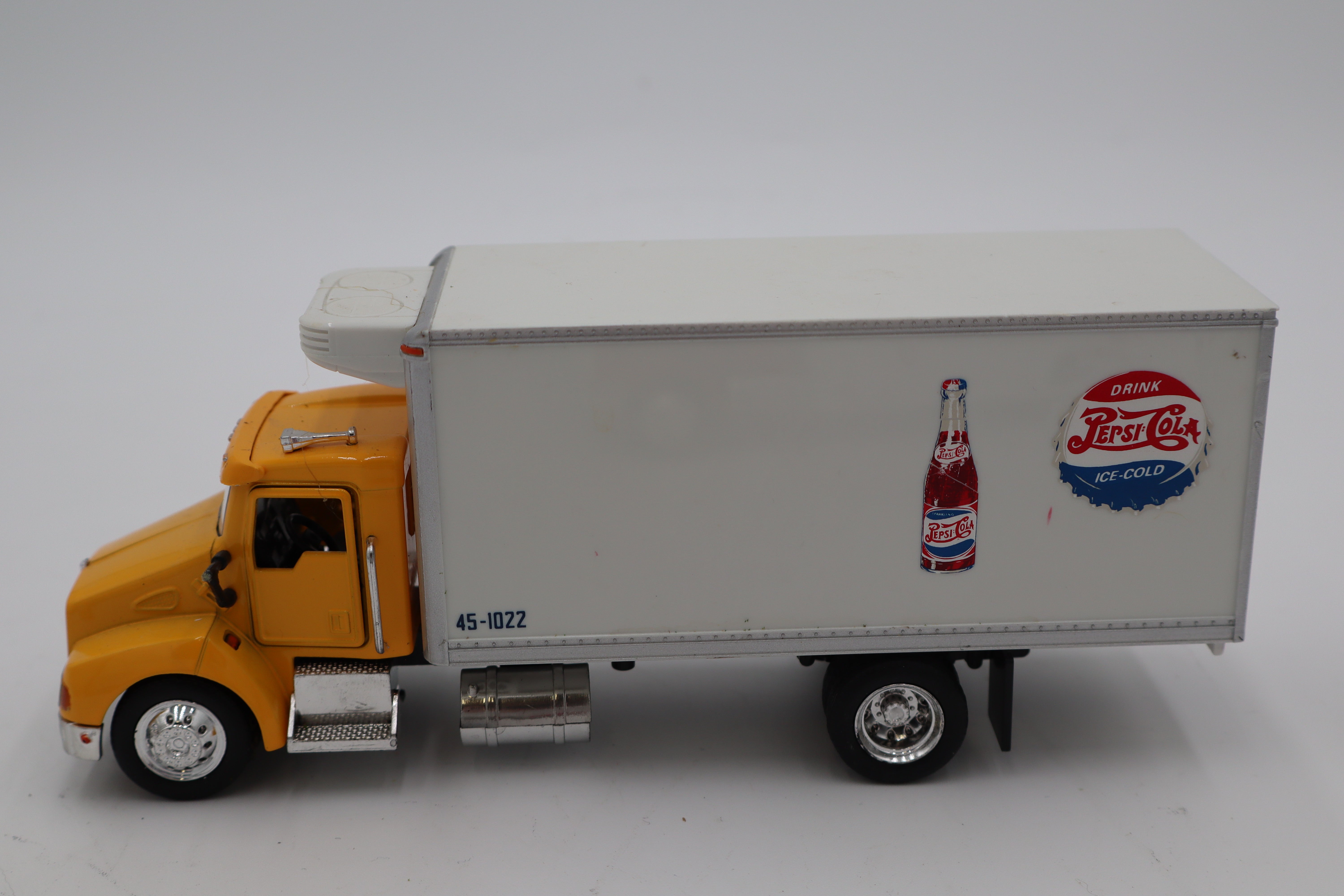 Truck Lot-Second hand-M20320
