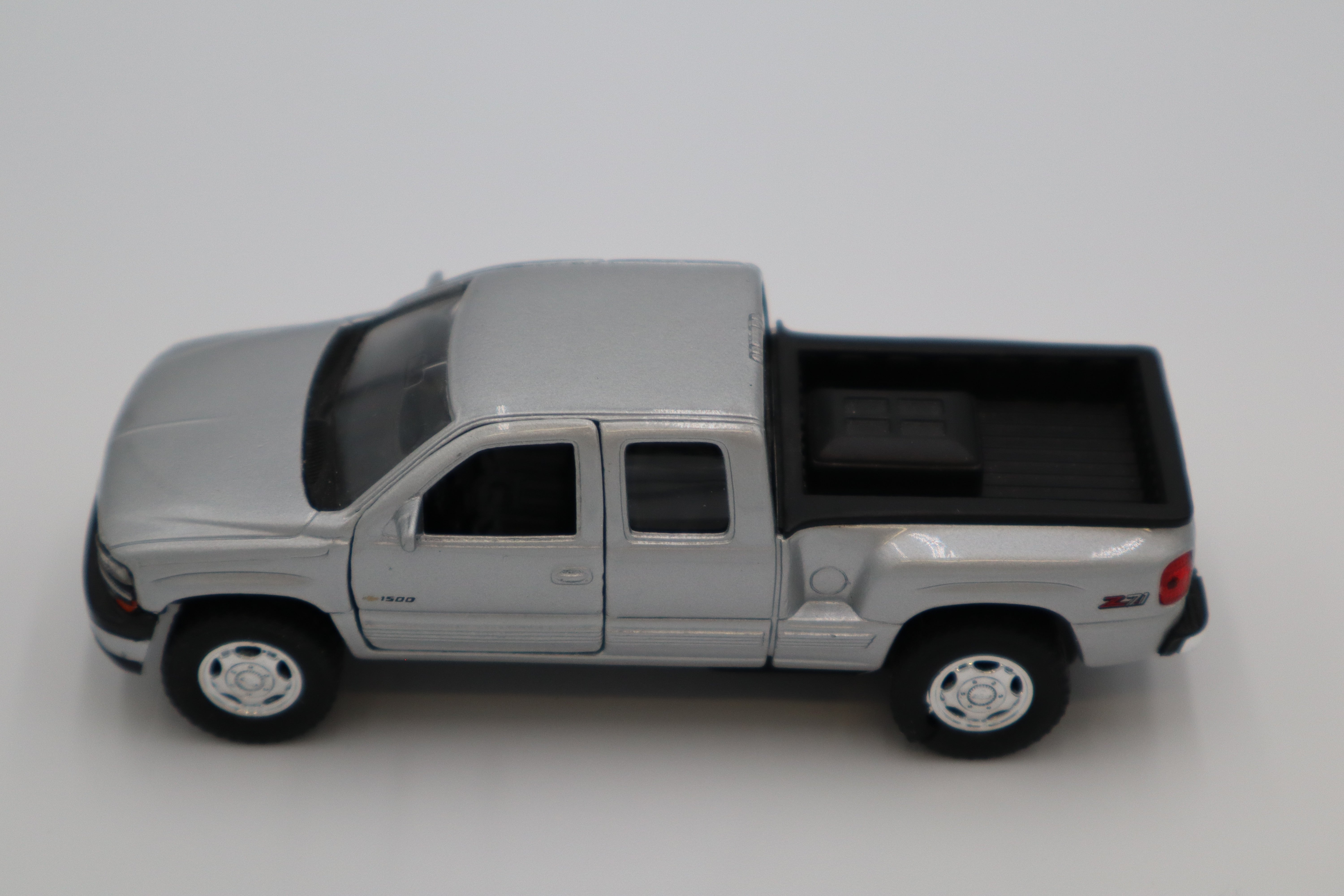 Welly 1999 Chevrolet Silverado Pickup (Silver)-Second hand-M8292