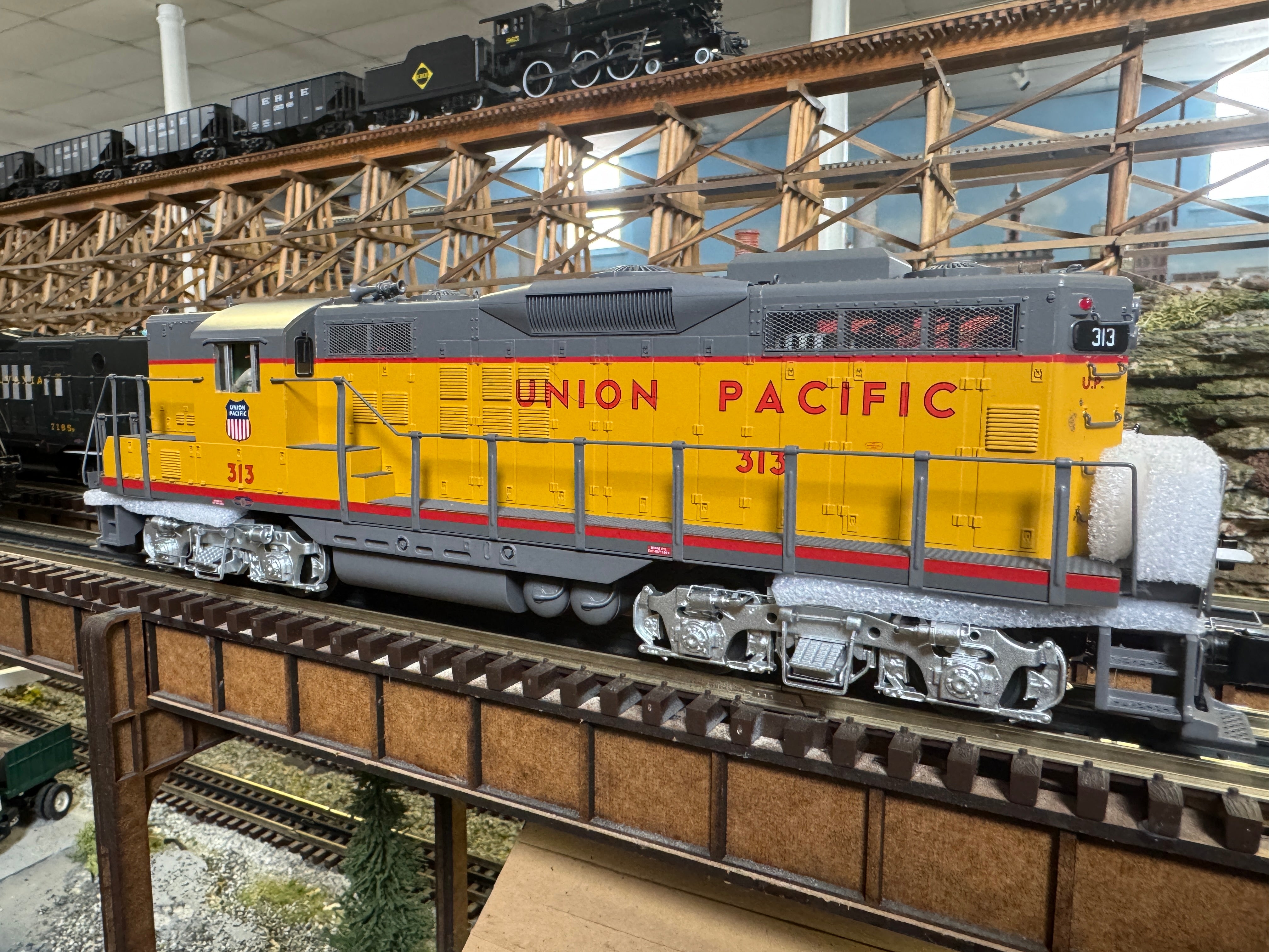 MTH 20-21749-1 - GP-9 Diesel Engine "Union Pacific" #313 w/ PS3