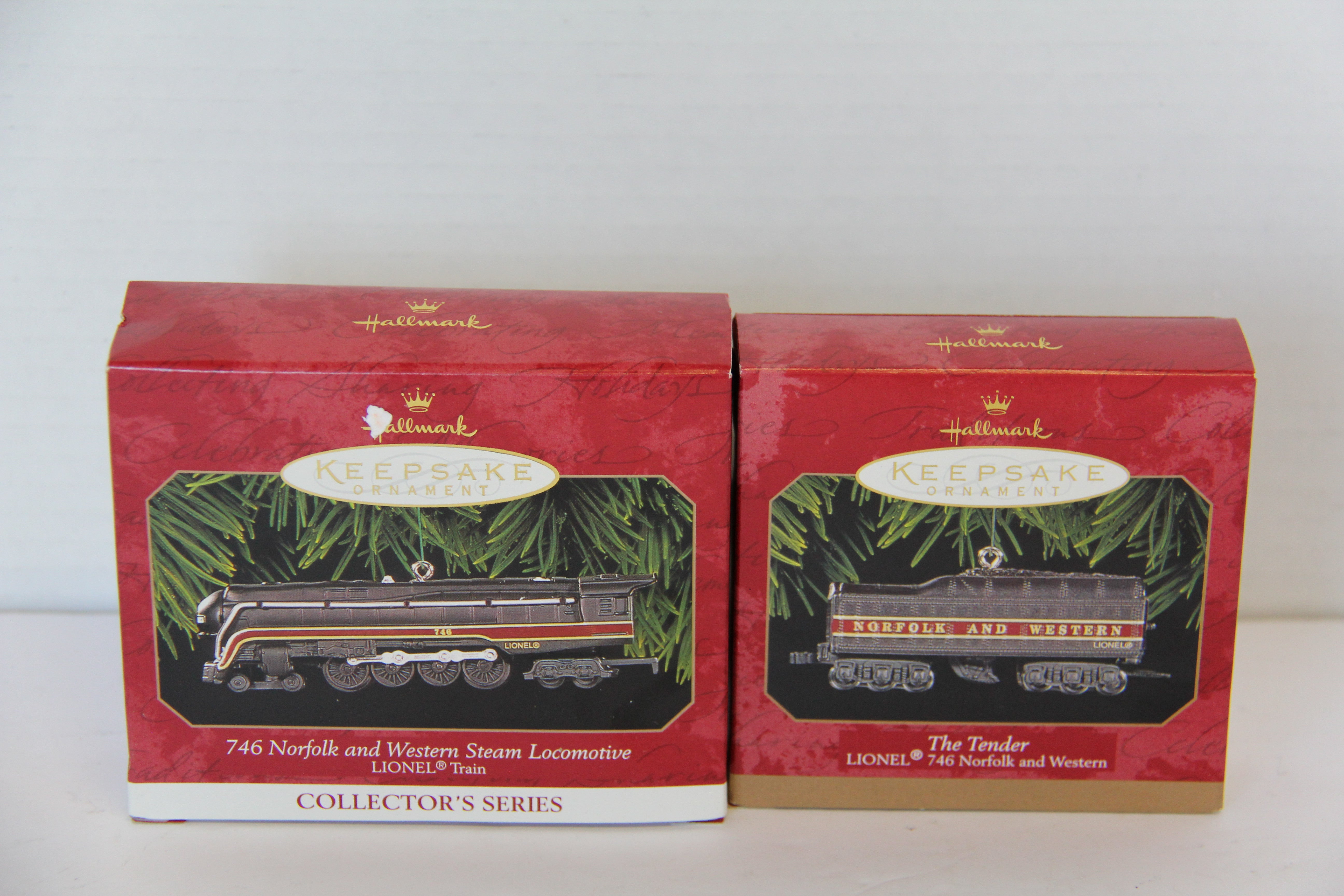 Hallmark Keepsake Ornament 746 Norfolk & Western Steam Locomotive & Tender-Second hand-M7611