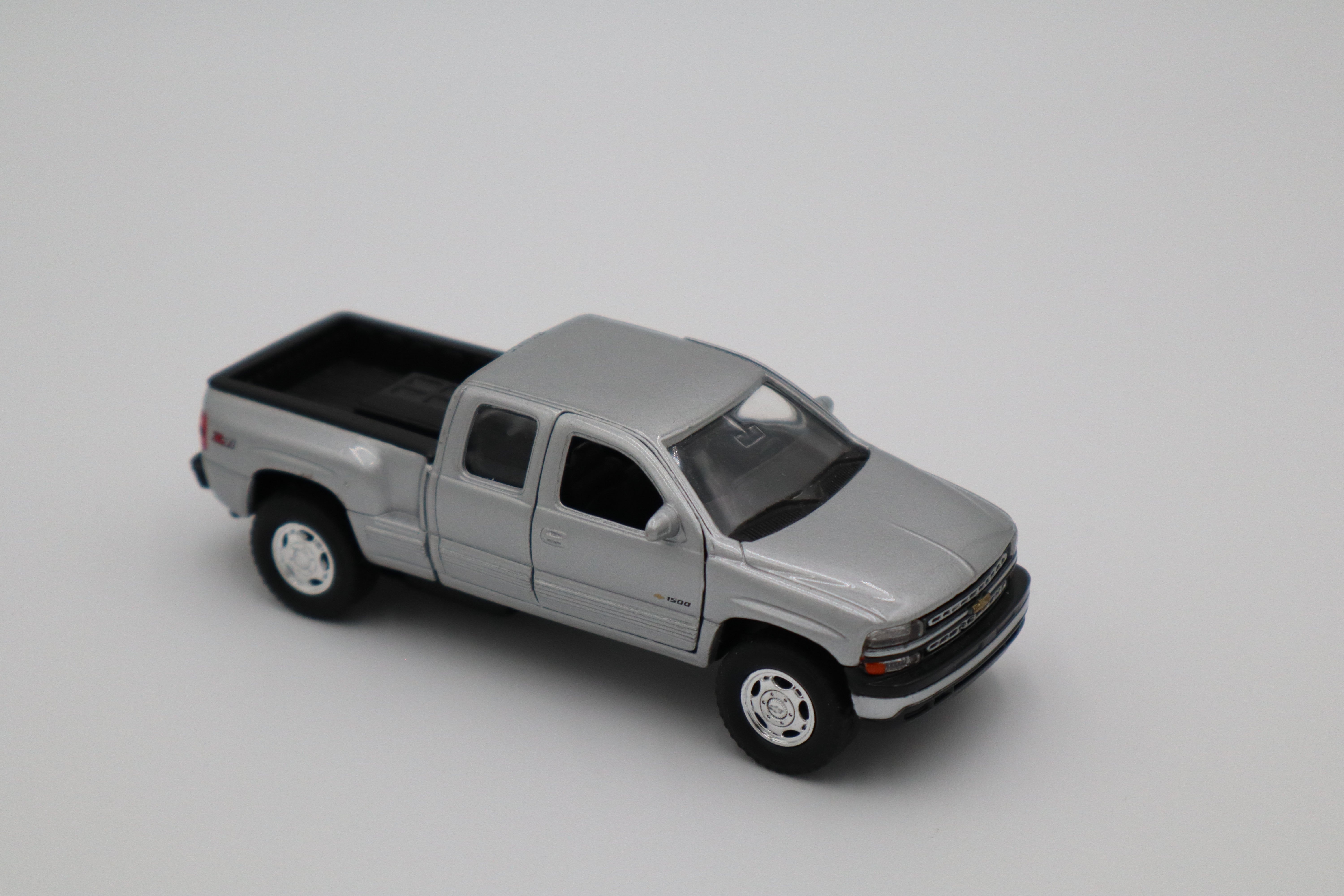 Welly 1999 Chevrolet Silverado Pickup (Silver)-Second hand-M8292