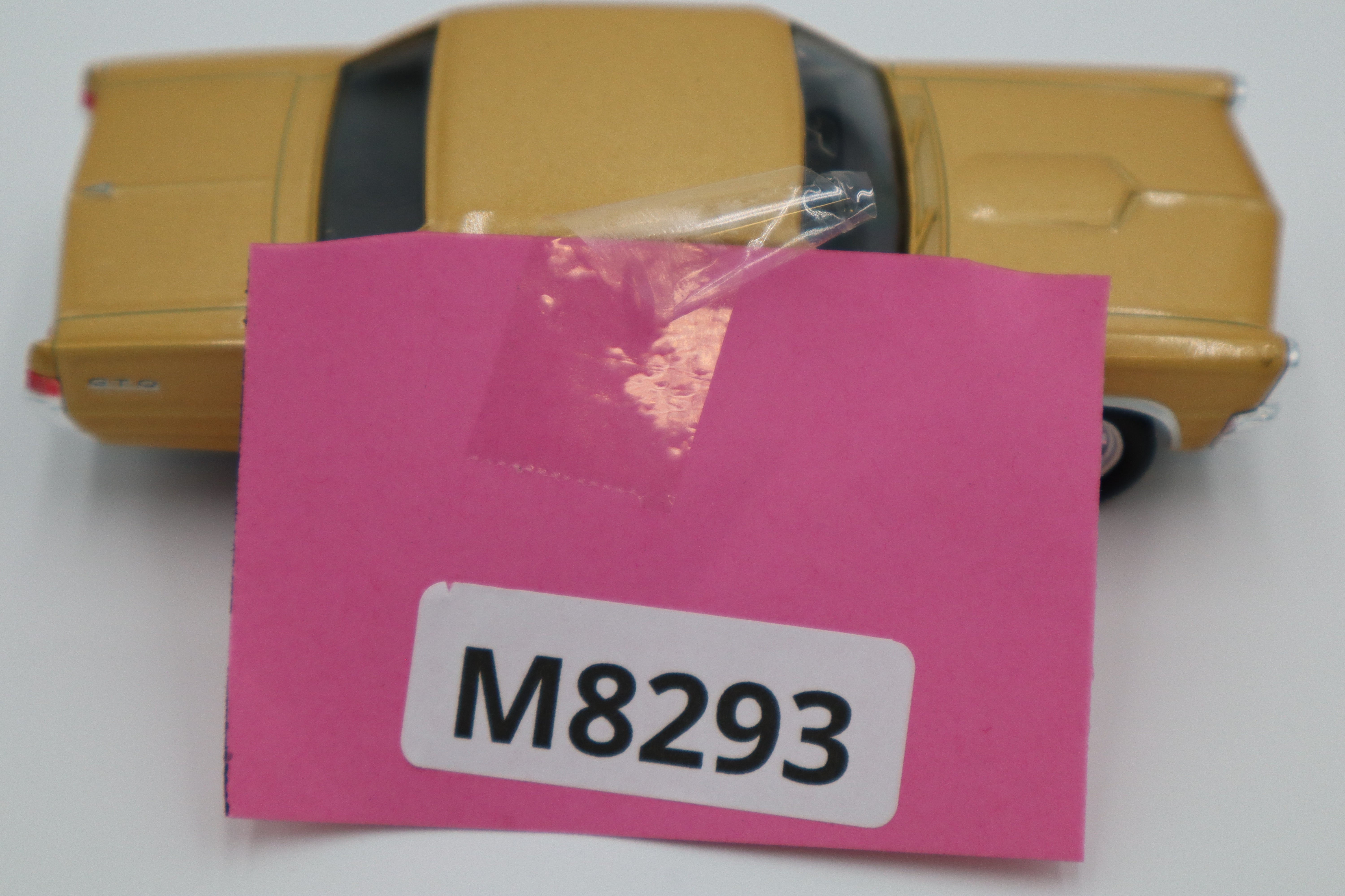 Welly #42313 1965 Pontiac GTO (Gold)-Second hand-M8293
