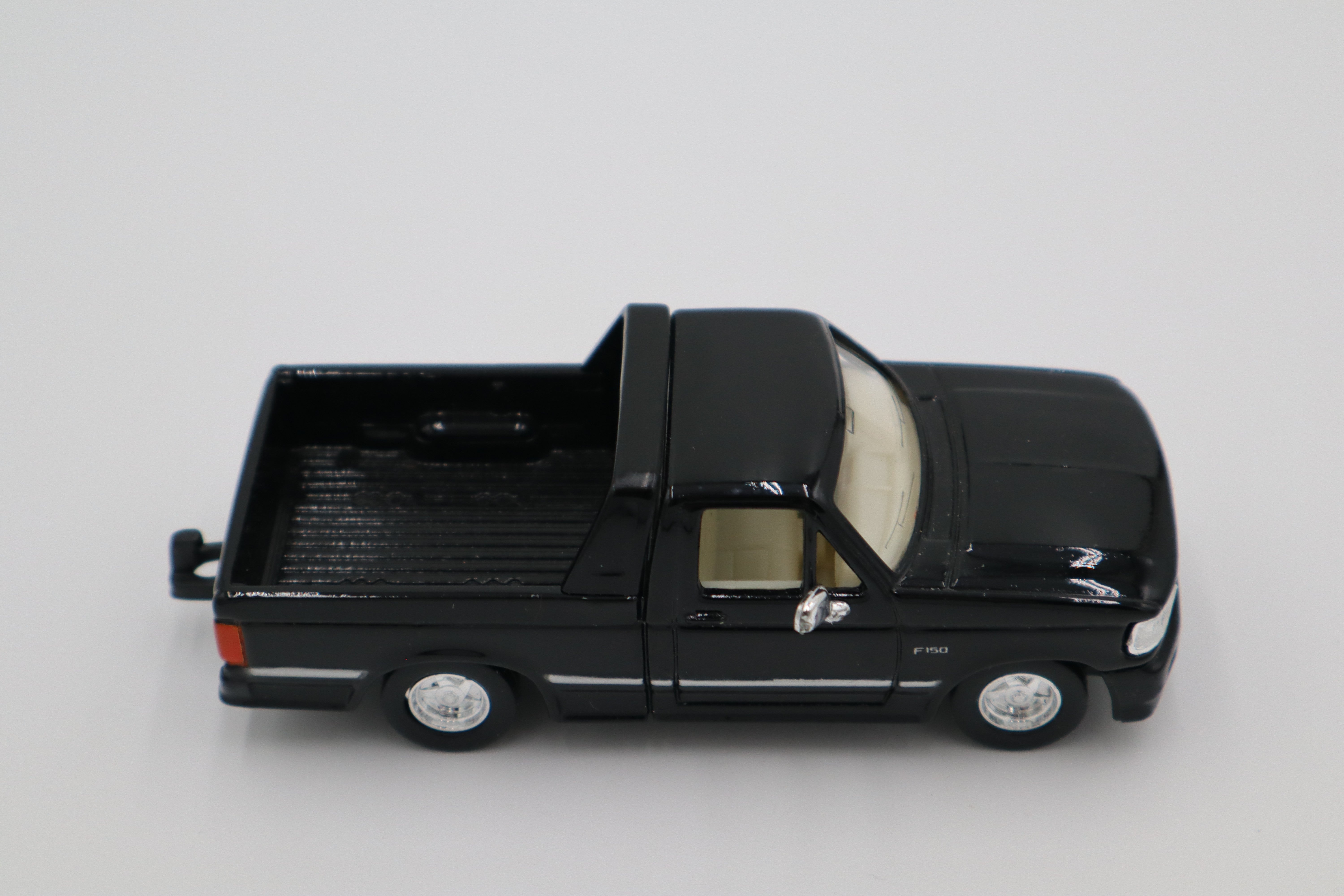 Yatming #94205 Ford F-150 Shortbox Pickup (Black)-Second hand-M8295