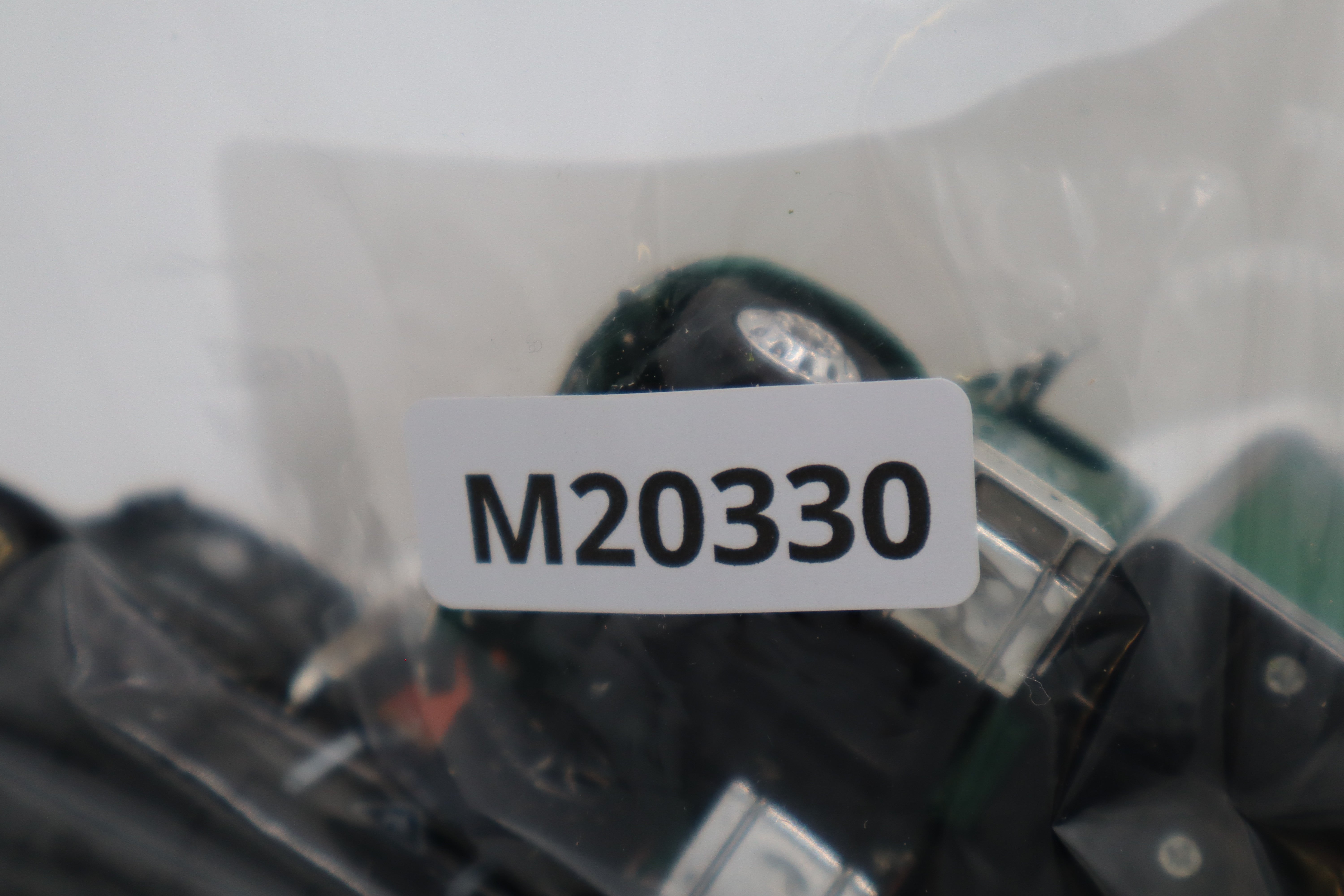 Various Lot 7-Second hand-M20330