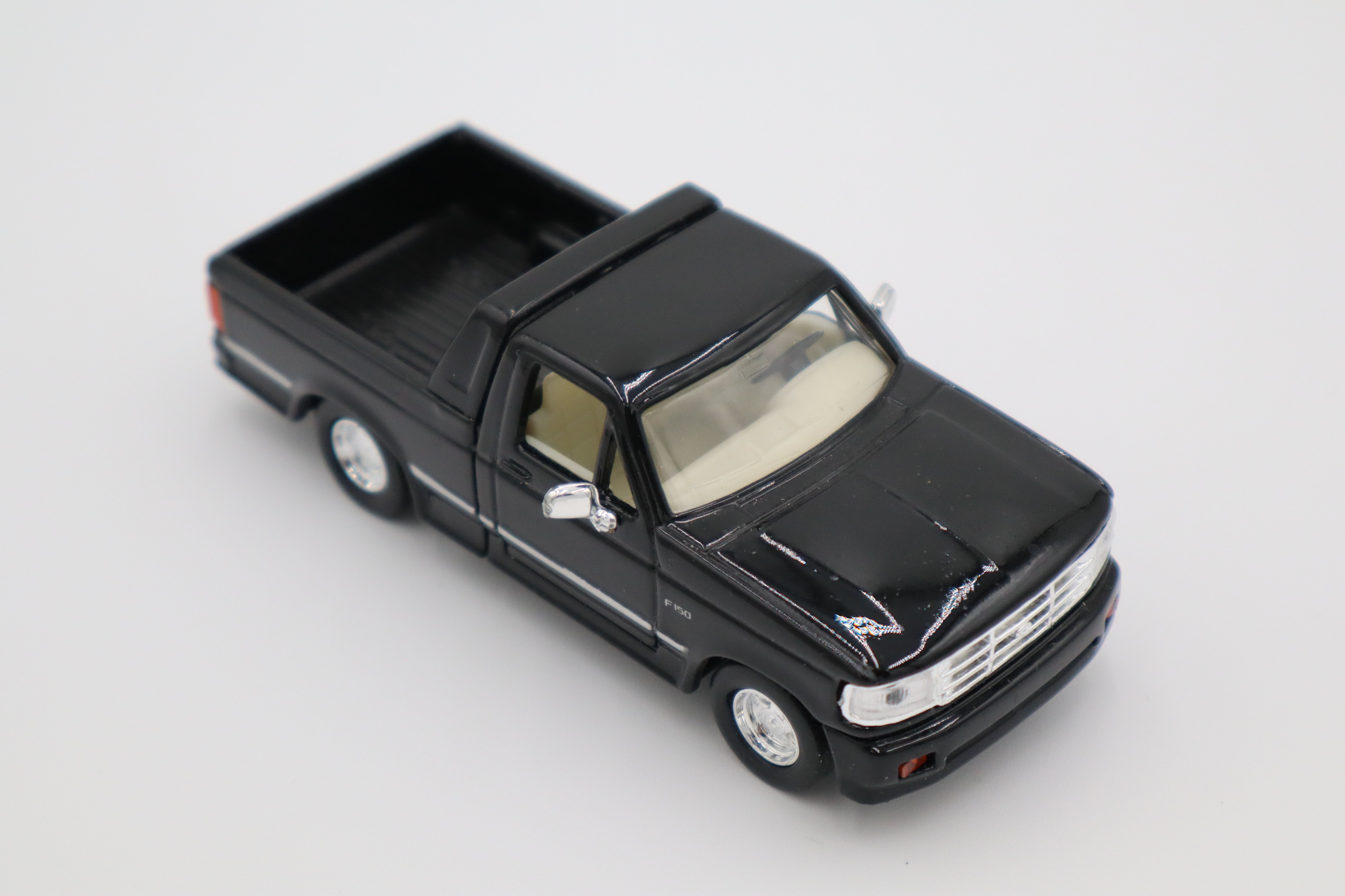 Yatming #94205 Ford F-150 Shortbox Pickup (Black)-Second hand-M8295