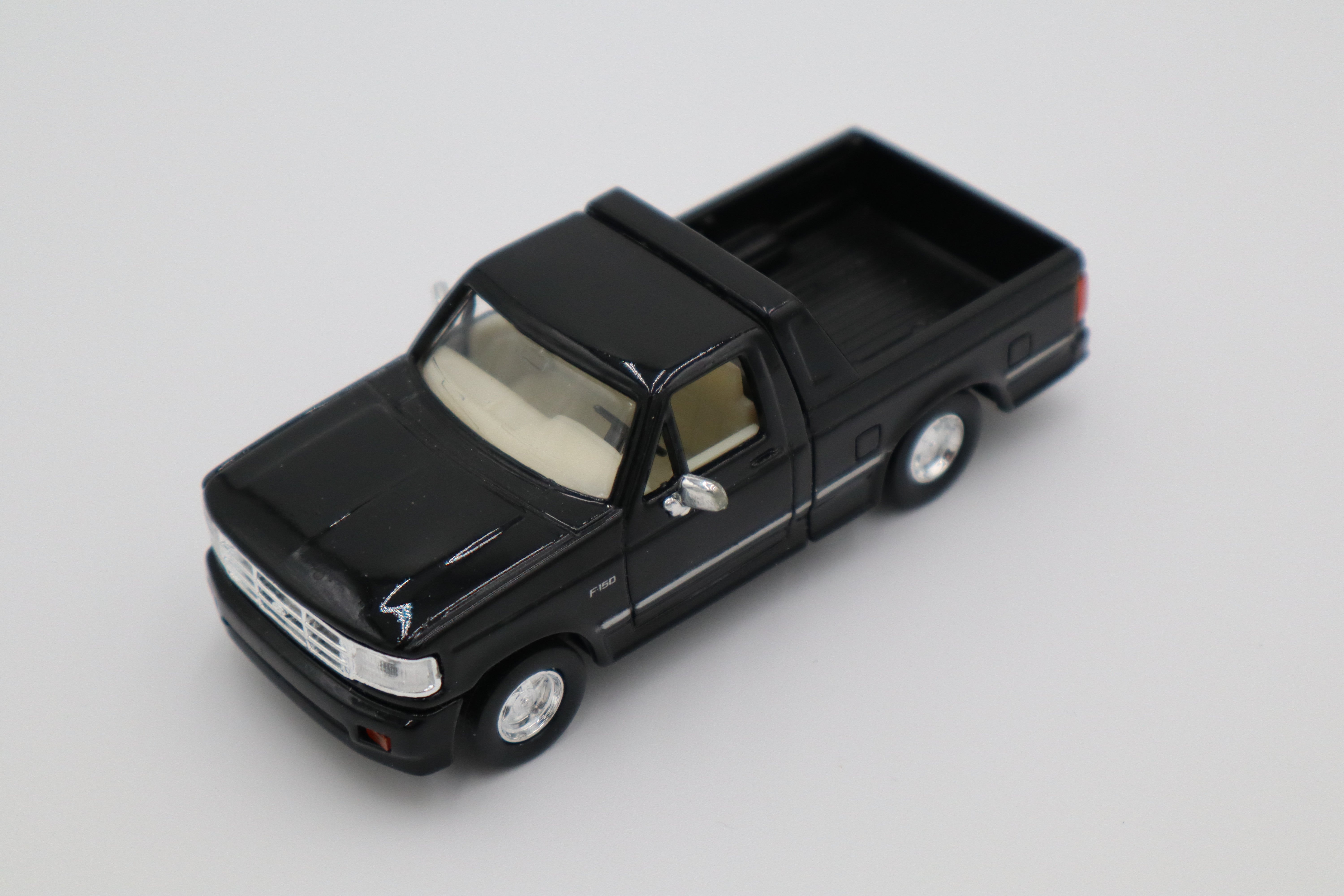 Yatming #94205 Ford F-150 Shortbox Pickup (Black)-Second hand-M8295