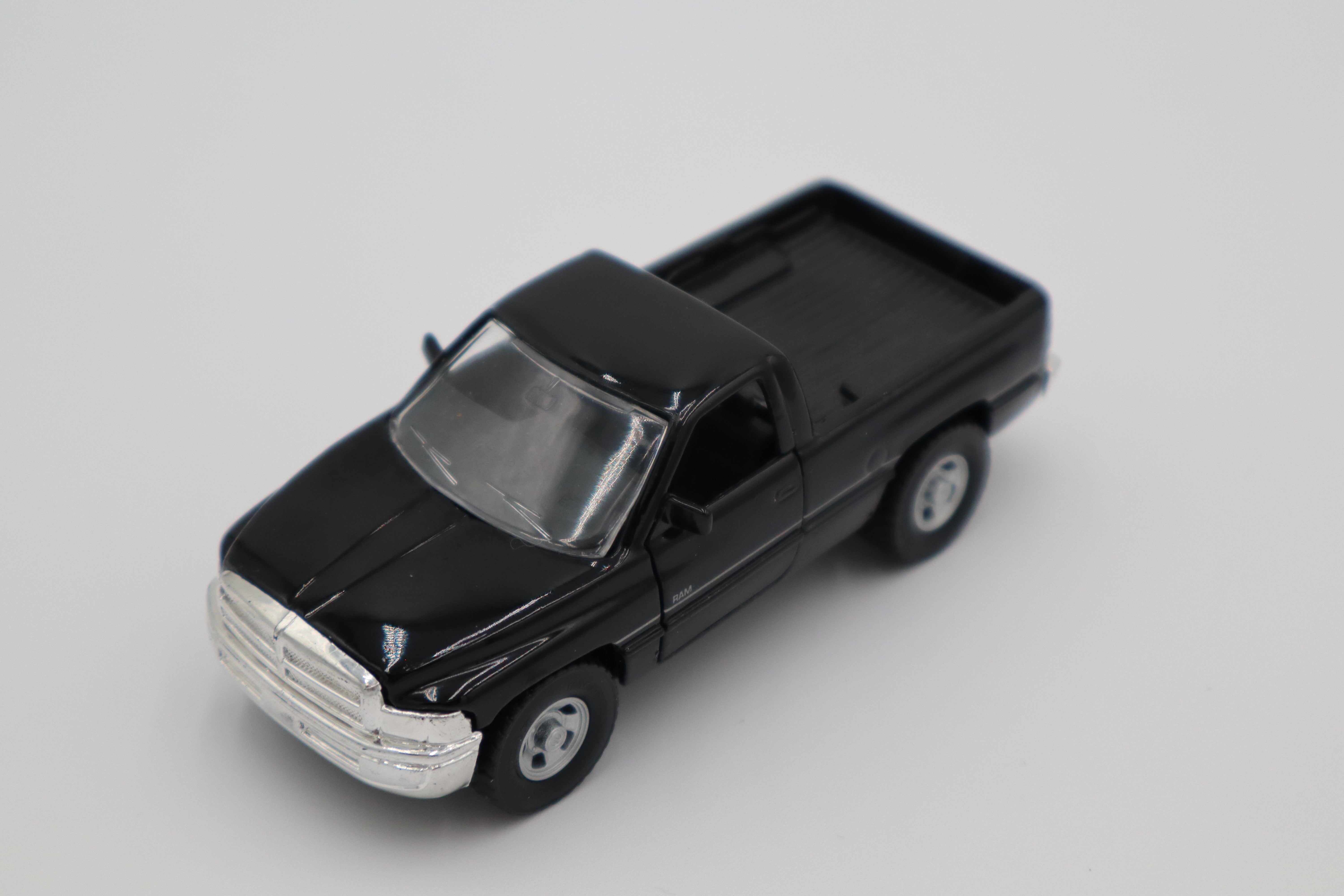 Maisto Dodge Ram Pickup (Black) 1:46 Scale-Second hand-M8296