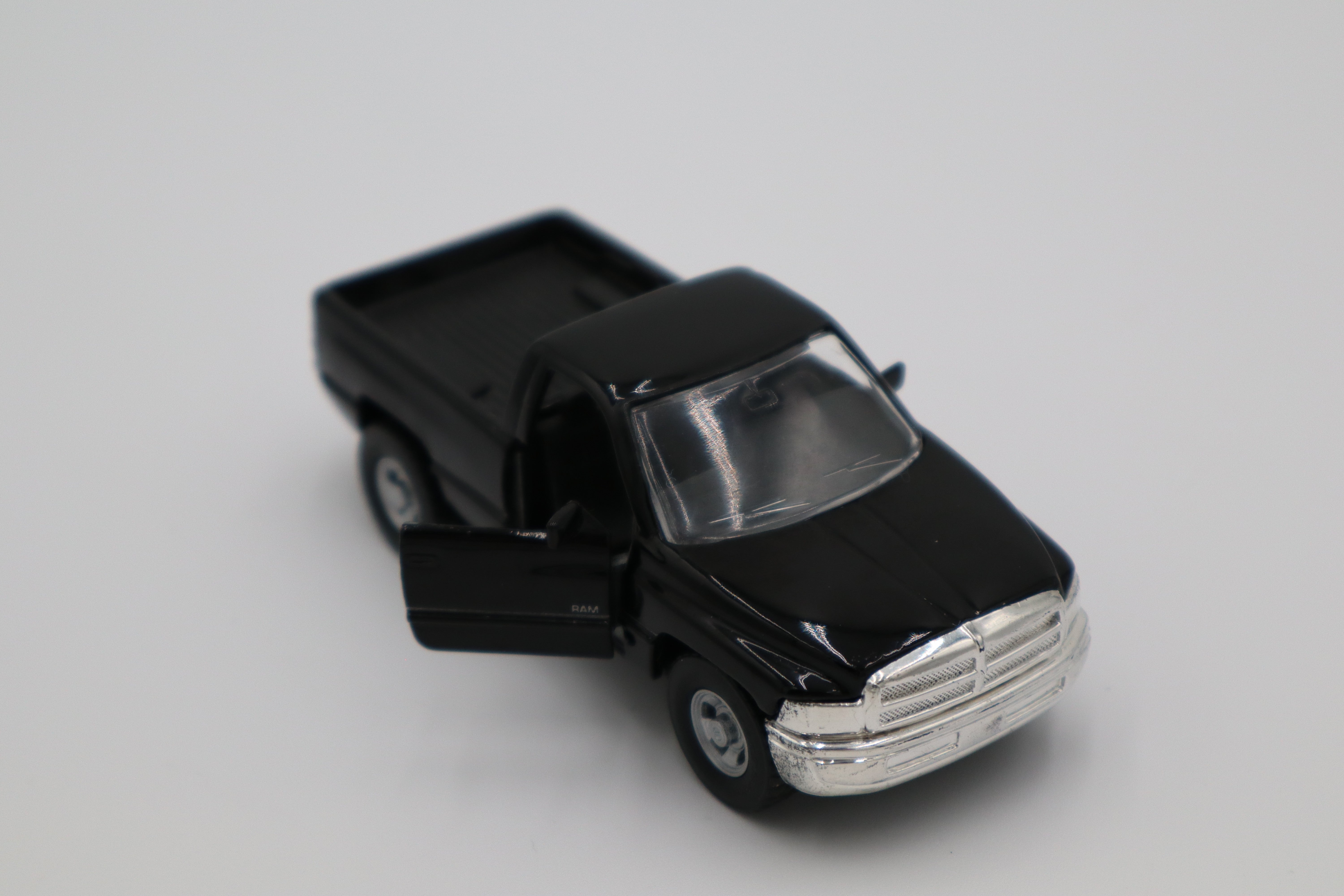 Maisto Dodge Ram Pickup (Black) 1:46 Scale-Second hand-M8296