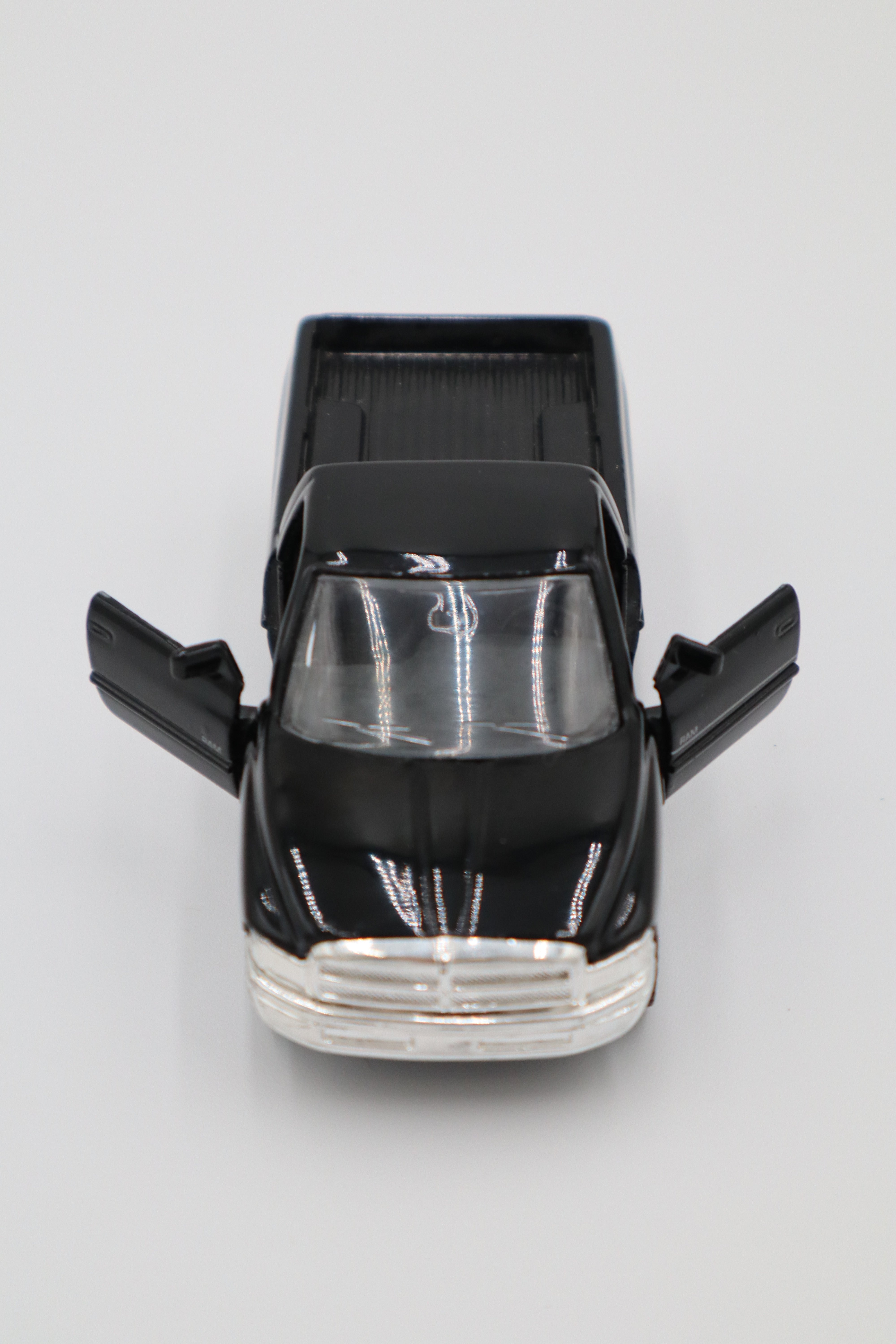Maisto Dodge Ram Pickup (Black) 1:46 Scale-Second hand-M8296