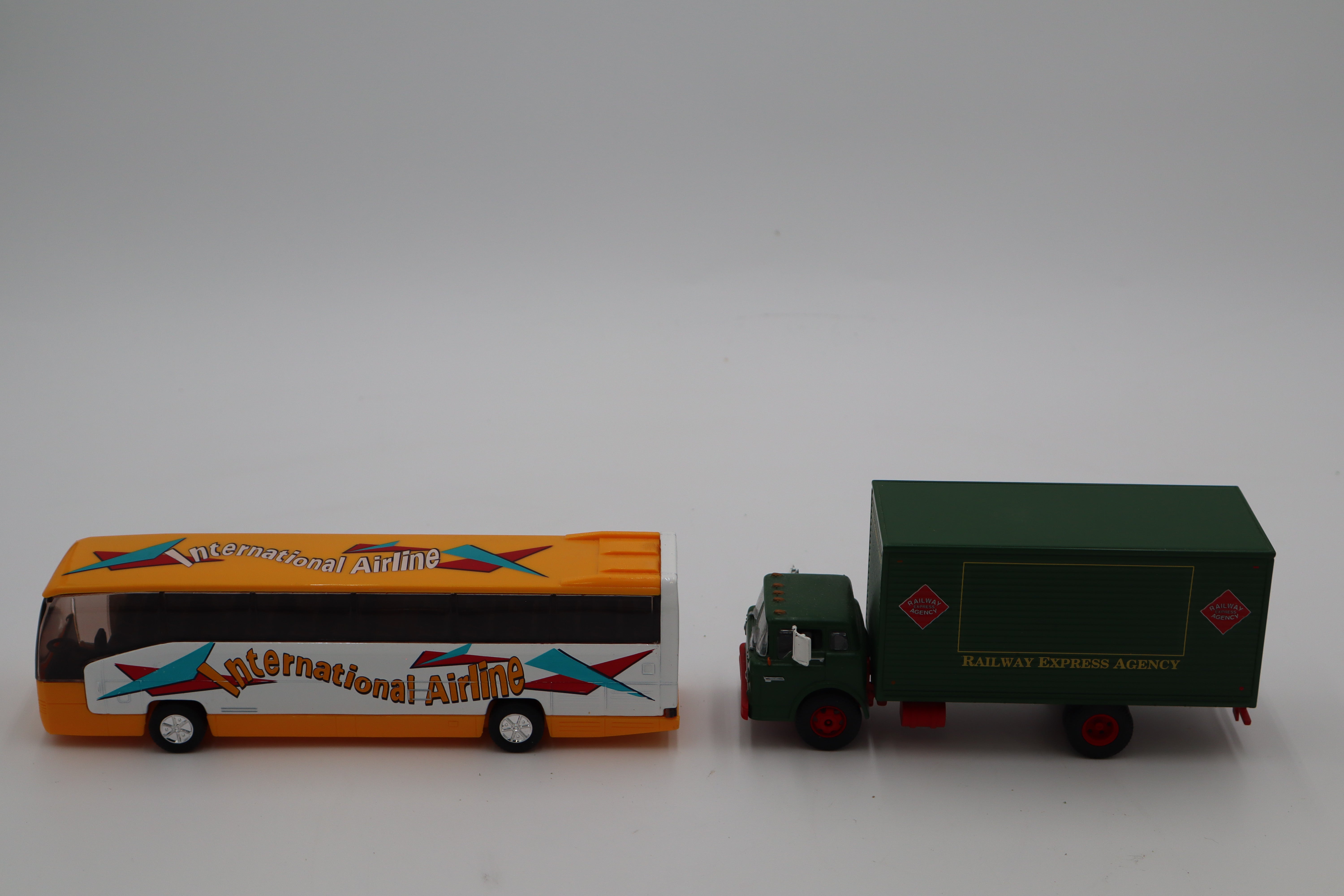 Various Lot 11-Second hand-M20334