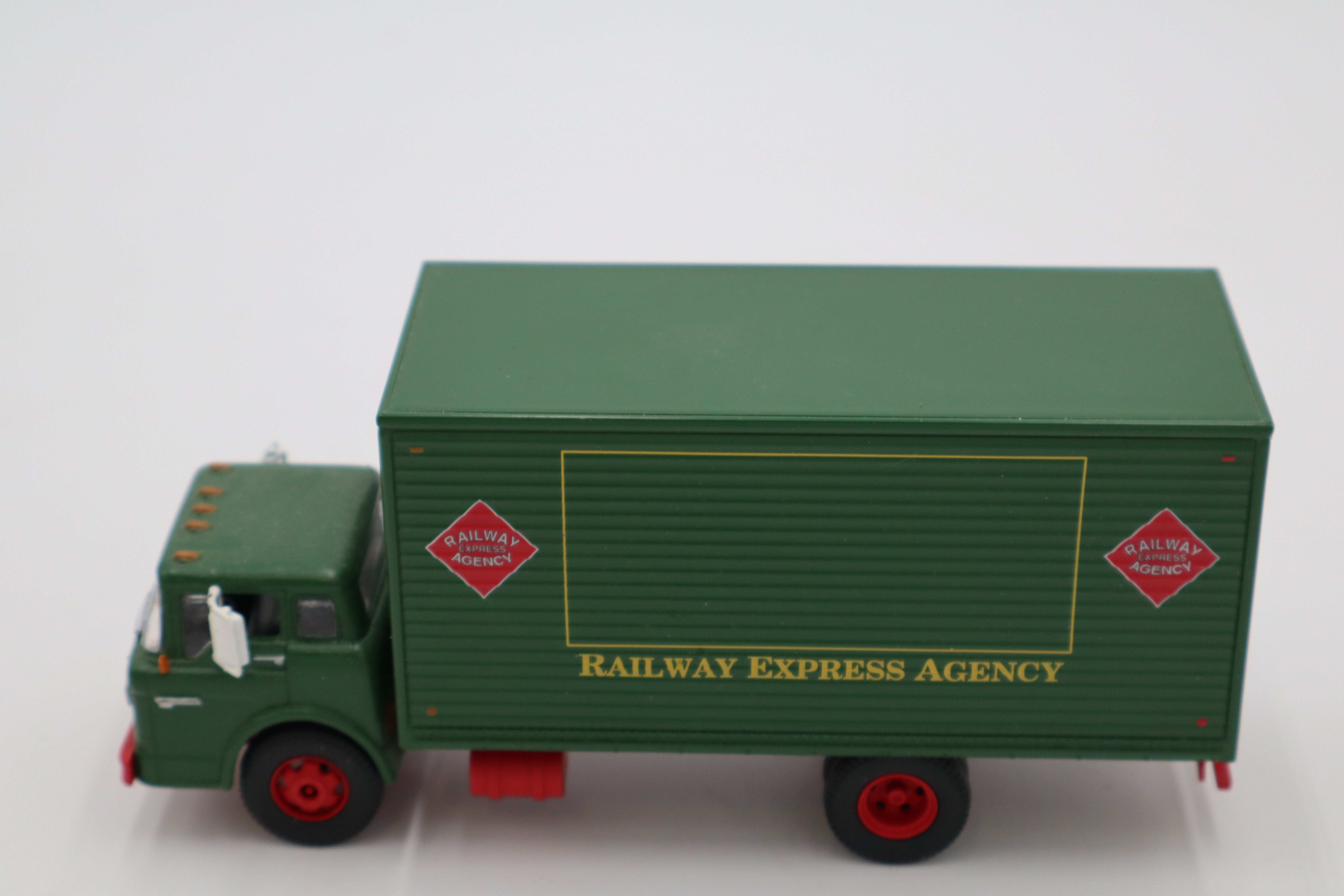 Various Lot 11-Second hand-M20334