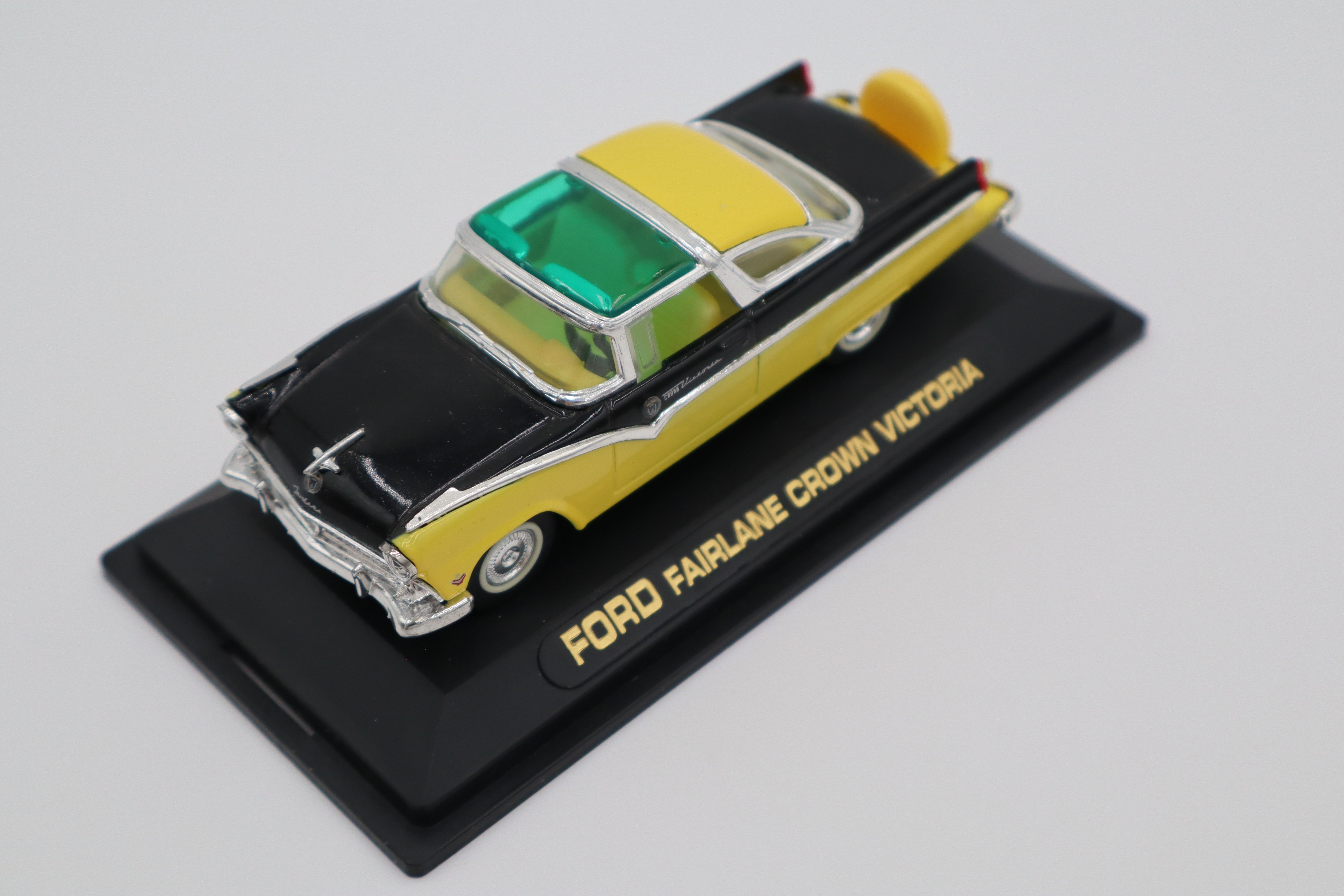 Yatming Ford Fairlane Crown Victoria (Yellow/Black)-Second hand-M8301