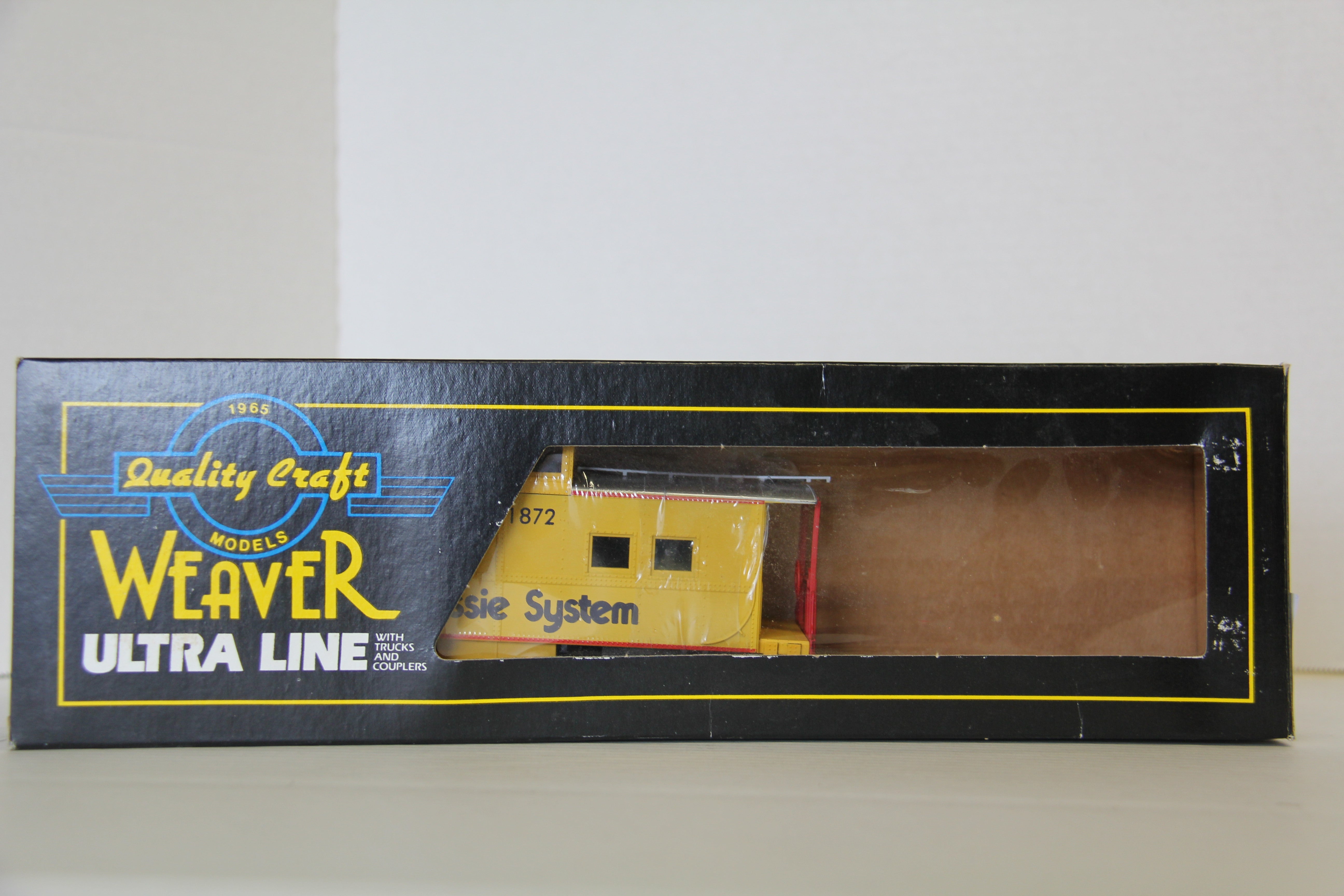 Weaver #U2906 Chessie Caboose Hi-Rail-Second hand-M5965