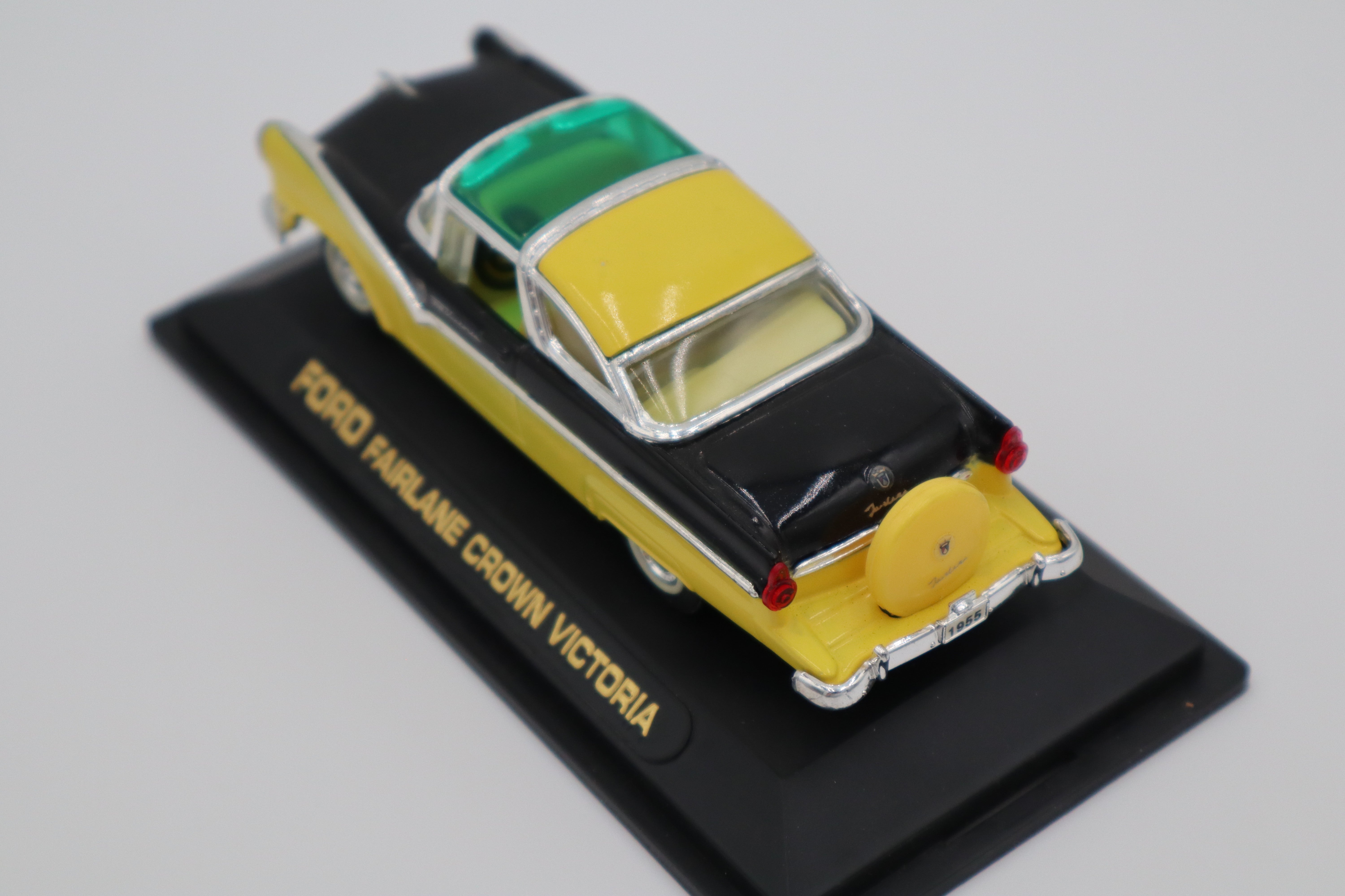 Yatming Ford Fairlane Crown Victoria (Yellow/Black)-Second hand-M8301