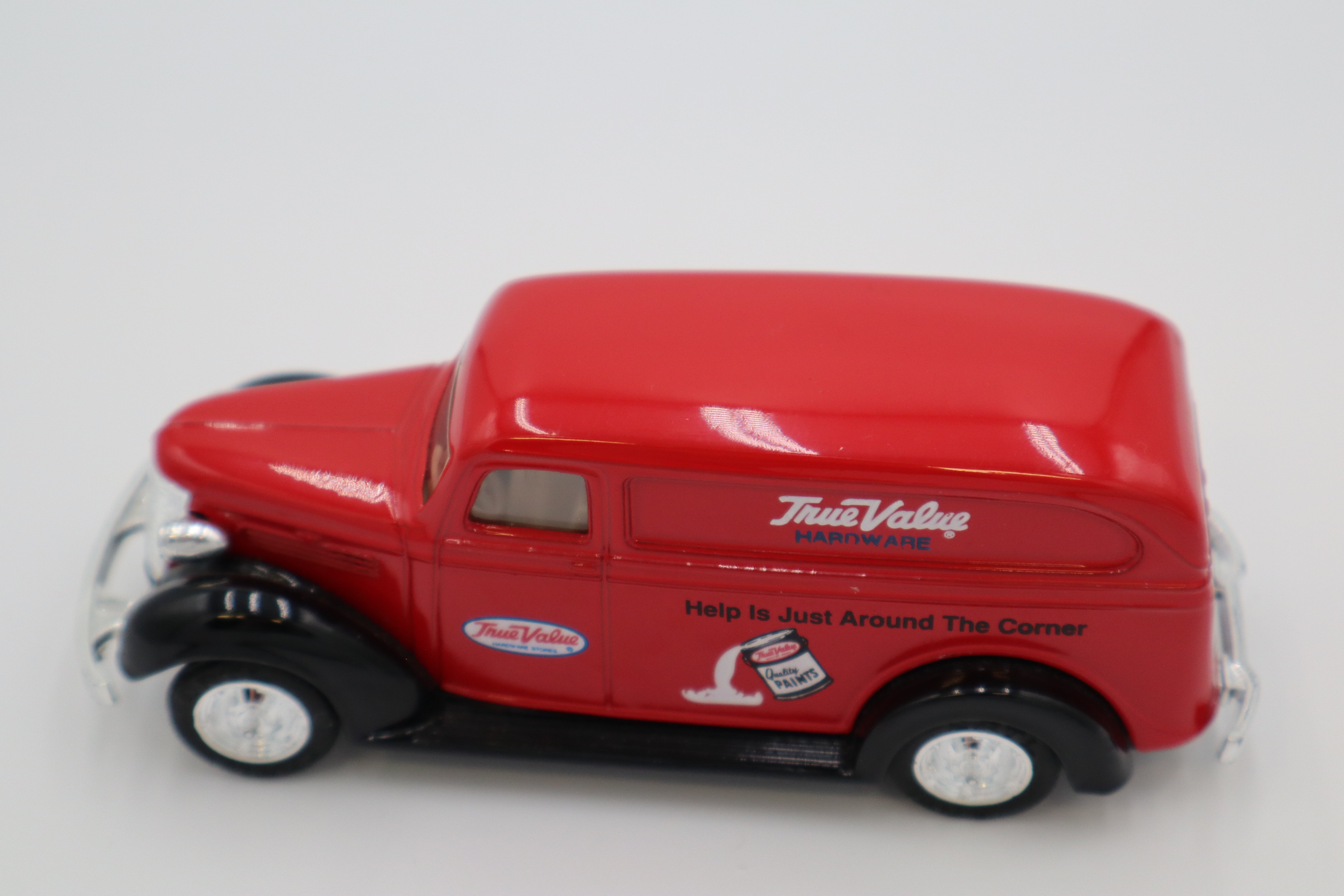 Ertl 1938 Chevrolet Delivery Van (Red)-True Value-Second hand-M8302