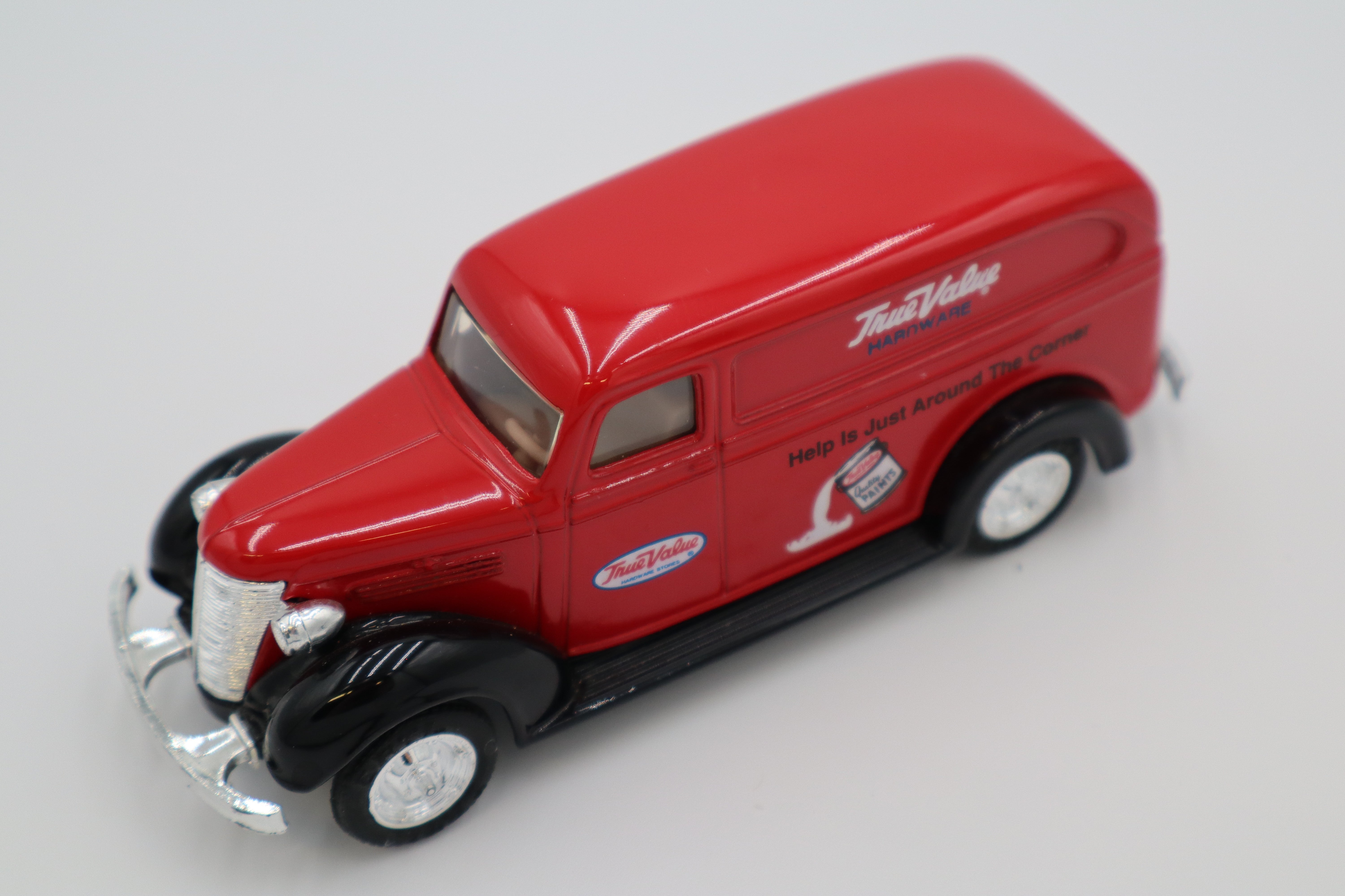Ertl 1938 Chevrolet Delivery Van (Red)-True Value-Second hand-M8302