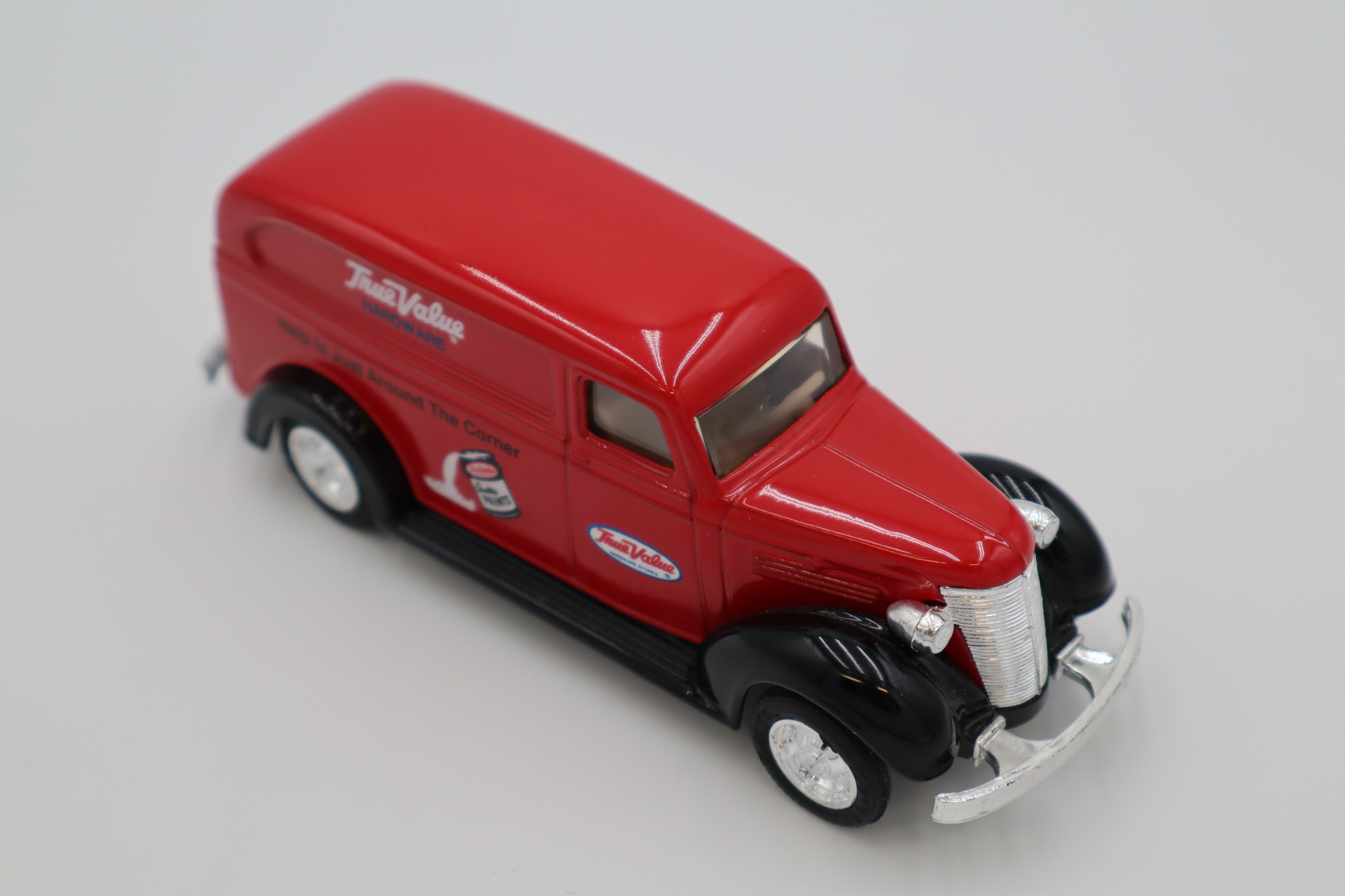 Ertl 1938 Chevrolet Delivery Van (Red)-True Value-Second hand-M8302