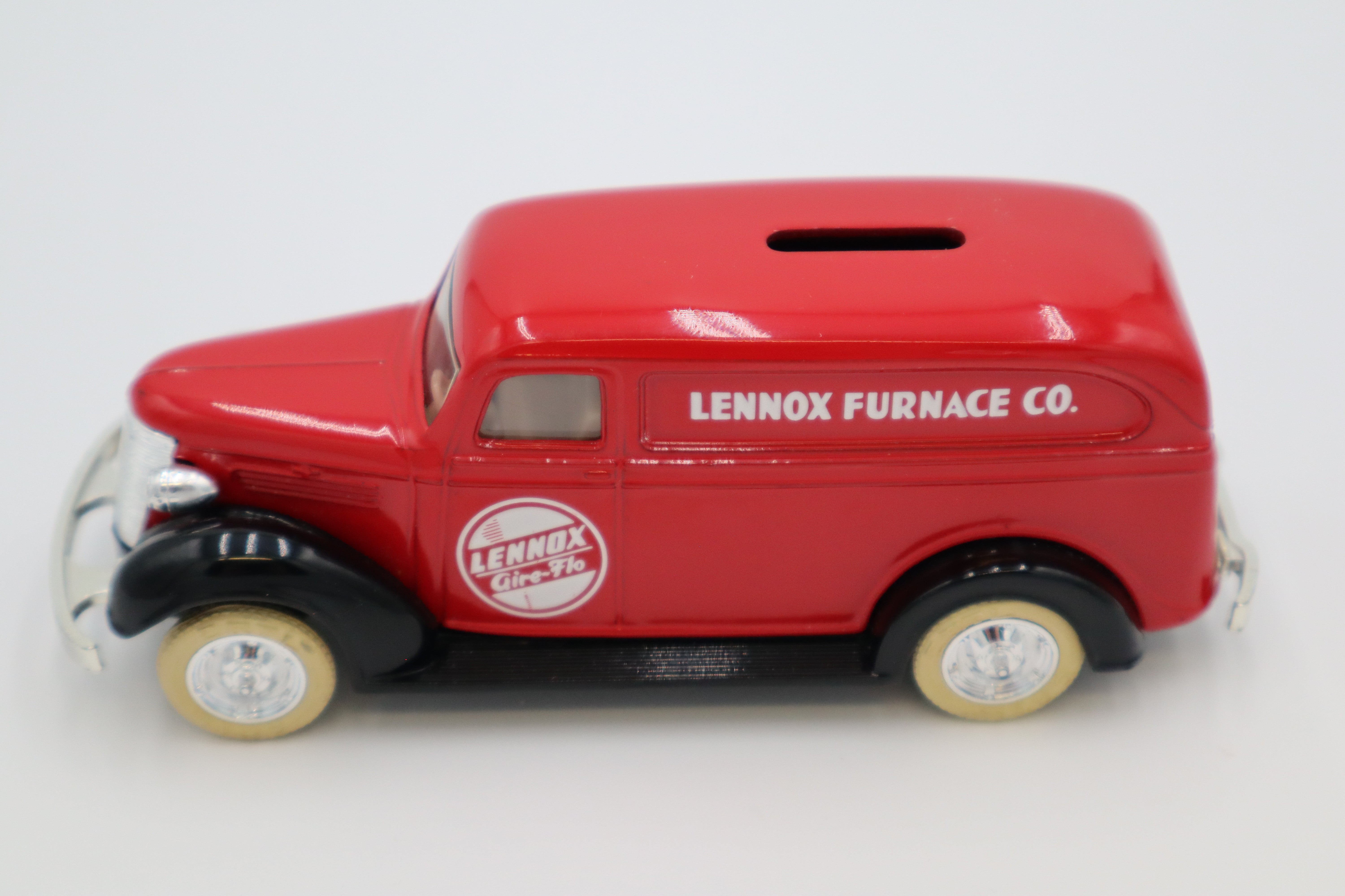 Ertl 1938 Chevrolet Delivery Van (Red)-Lennox Furnace Co-Second hand-M8304
