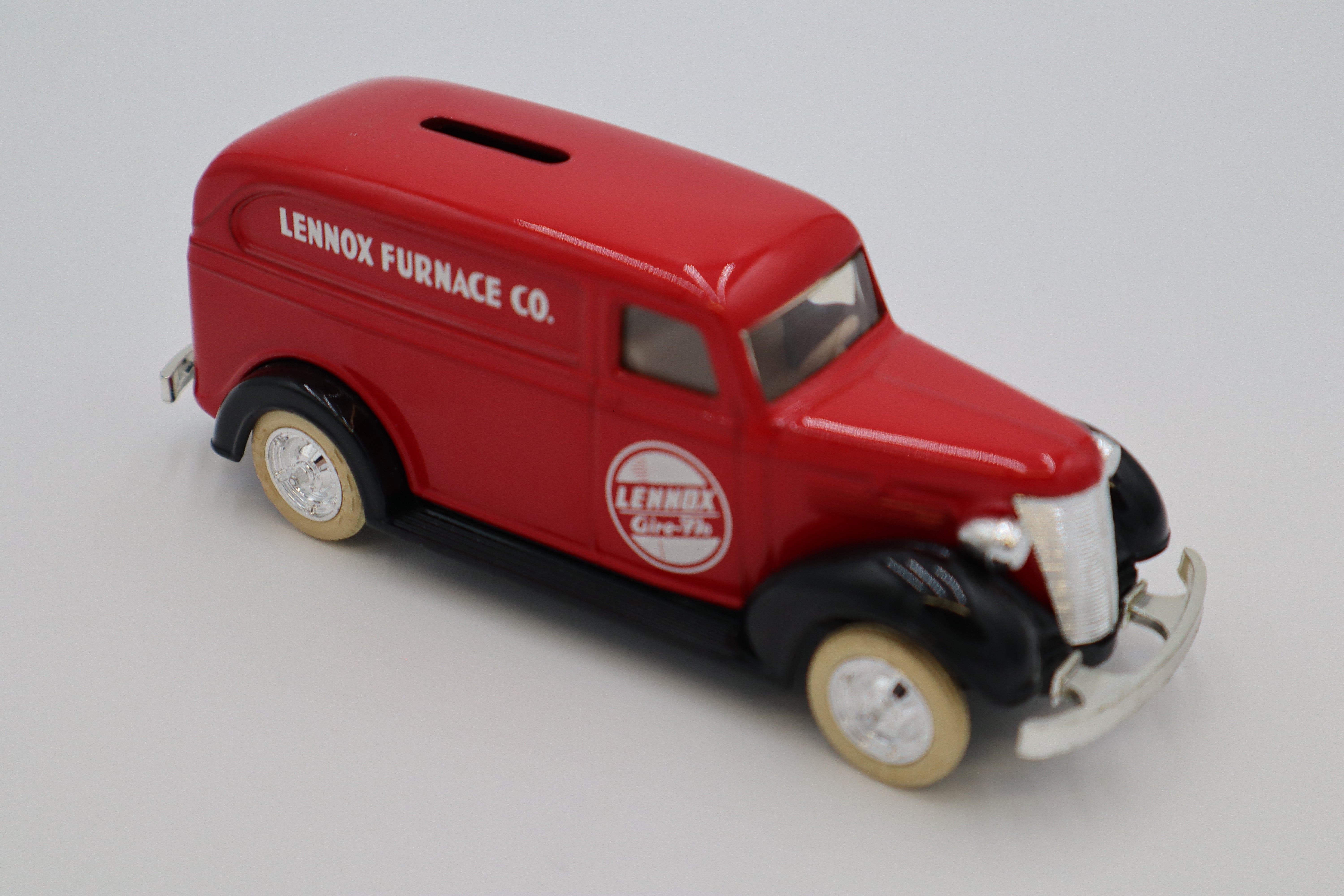 Ertl 1938 Chevrolet Delivery Van (Red)-Lennox Furnace Co-Second hand-M8304