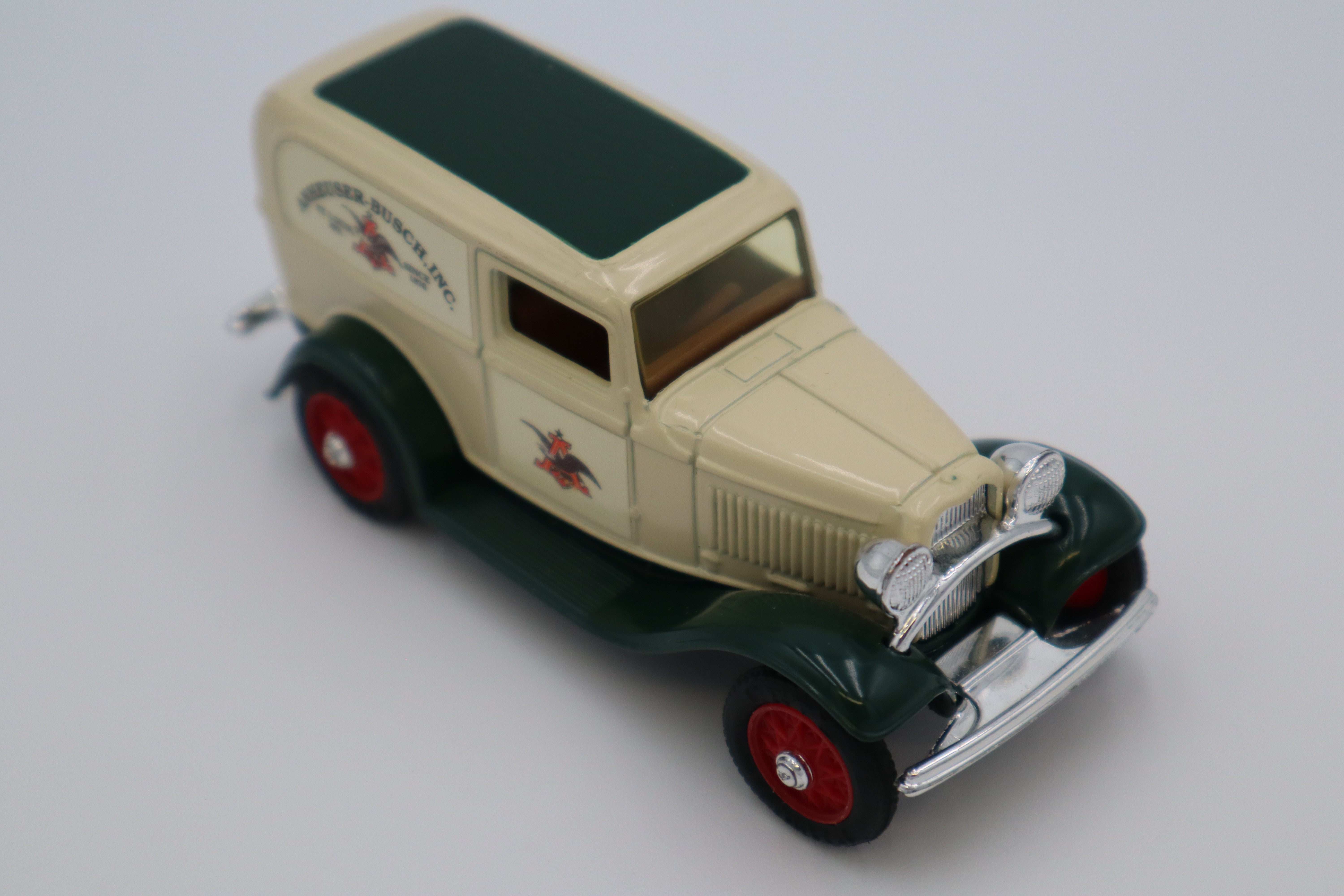 Ertl 1932 Ford Panel Delivery Truck (Cream/Green) Anheuser Busch-Second hand-M8305