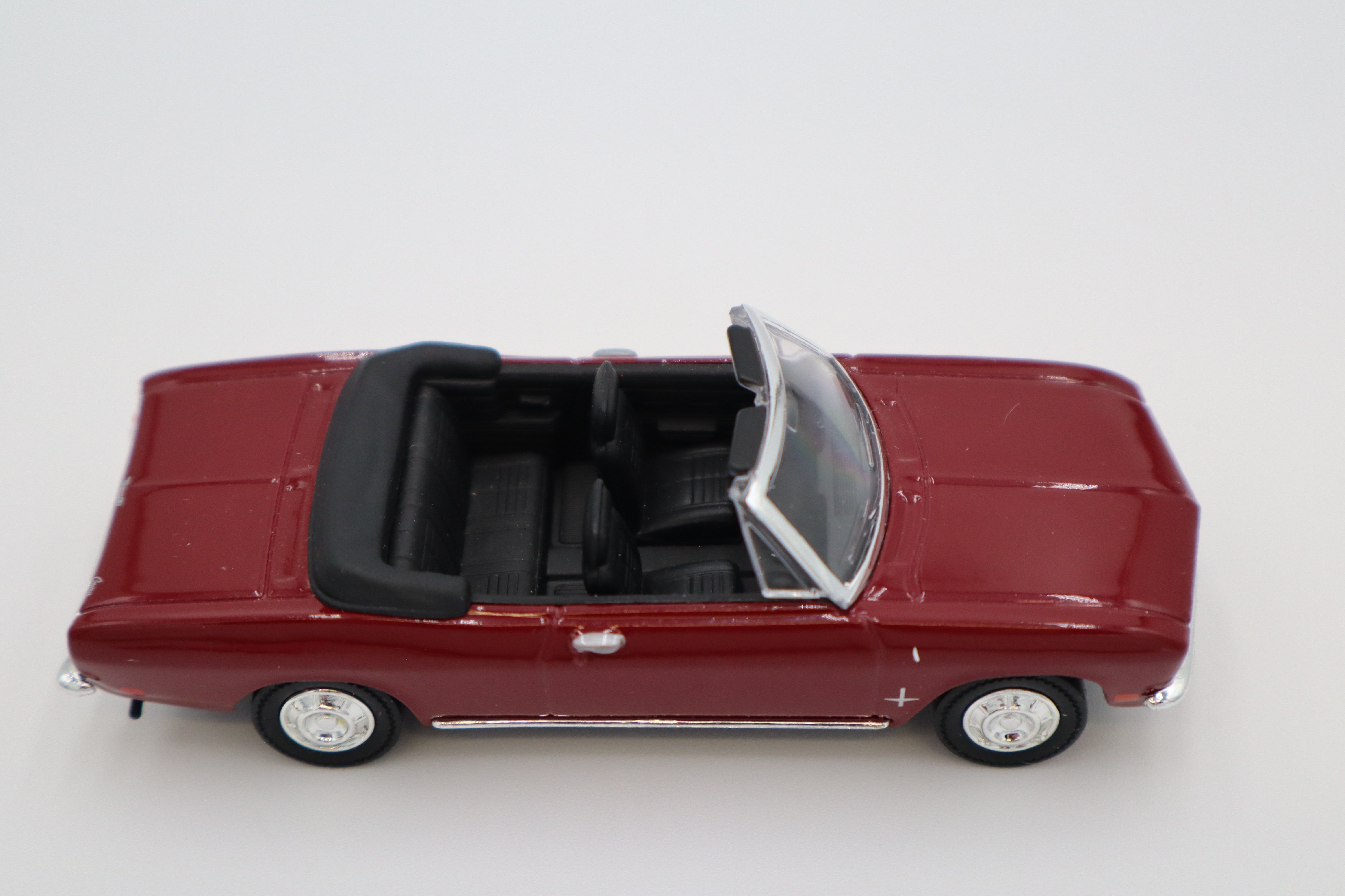 Yatming 1969 Corvair Monza (Maroon)-Second hand-M8307