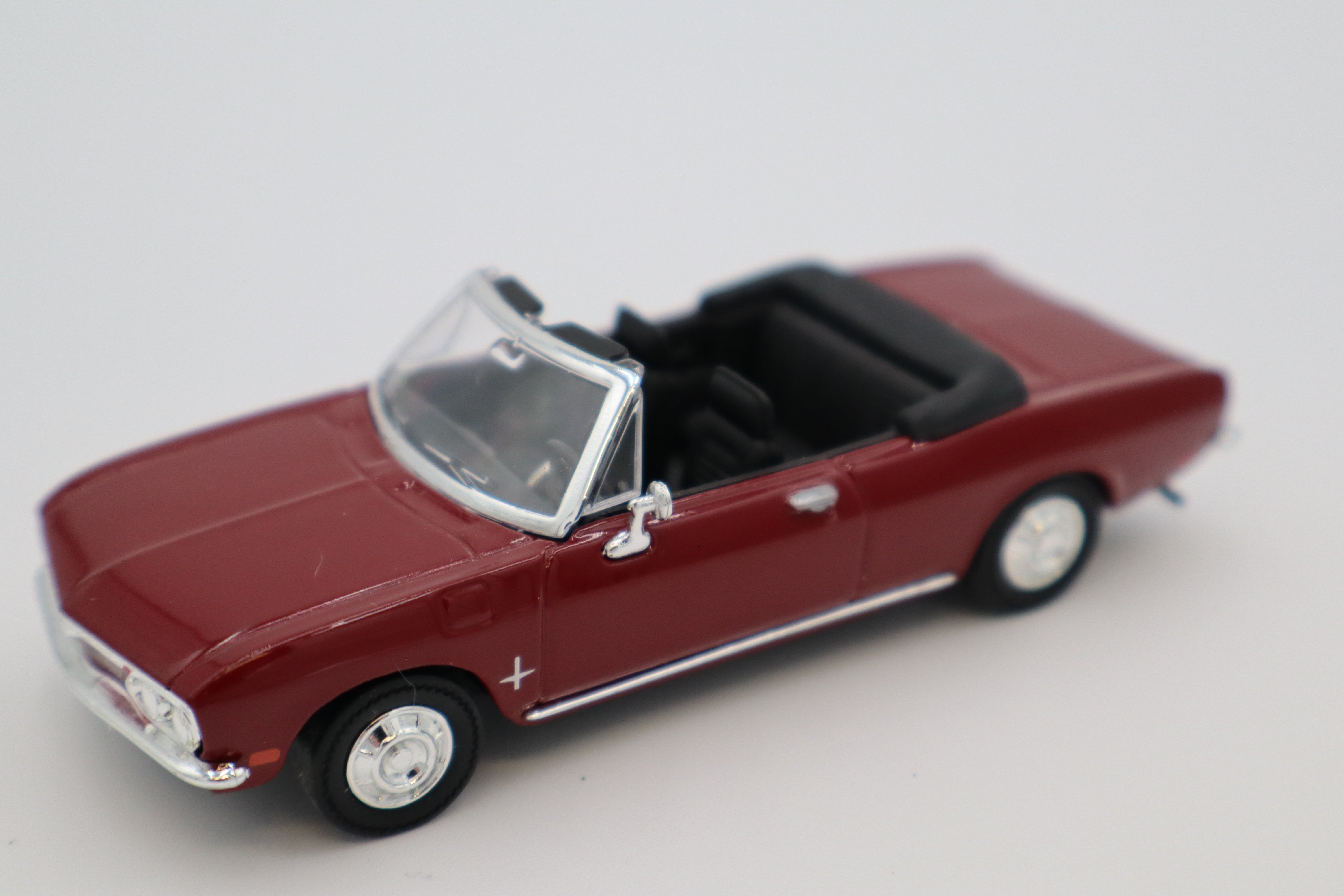 Yatming 1969 Corvair Monza (Maroon)-Second hand-M8307