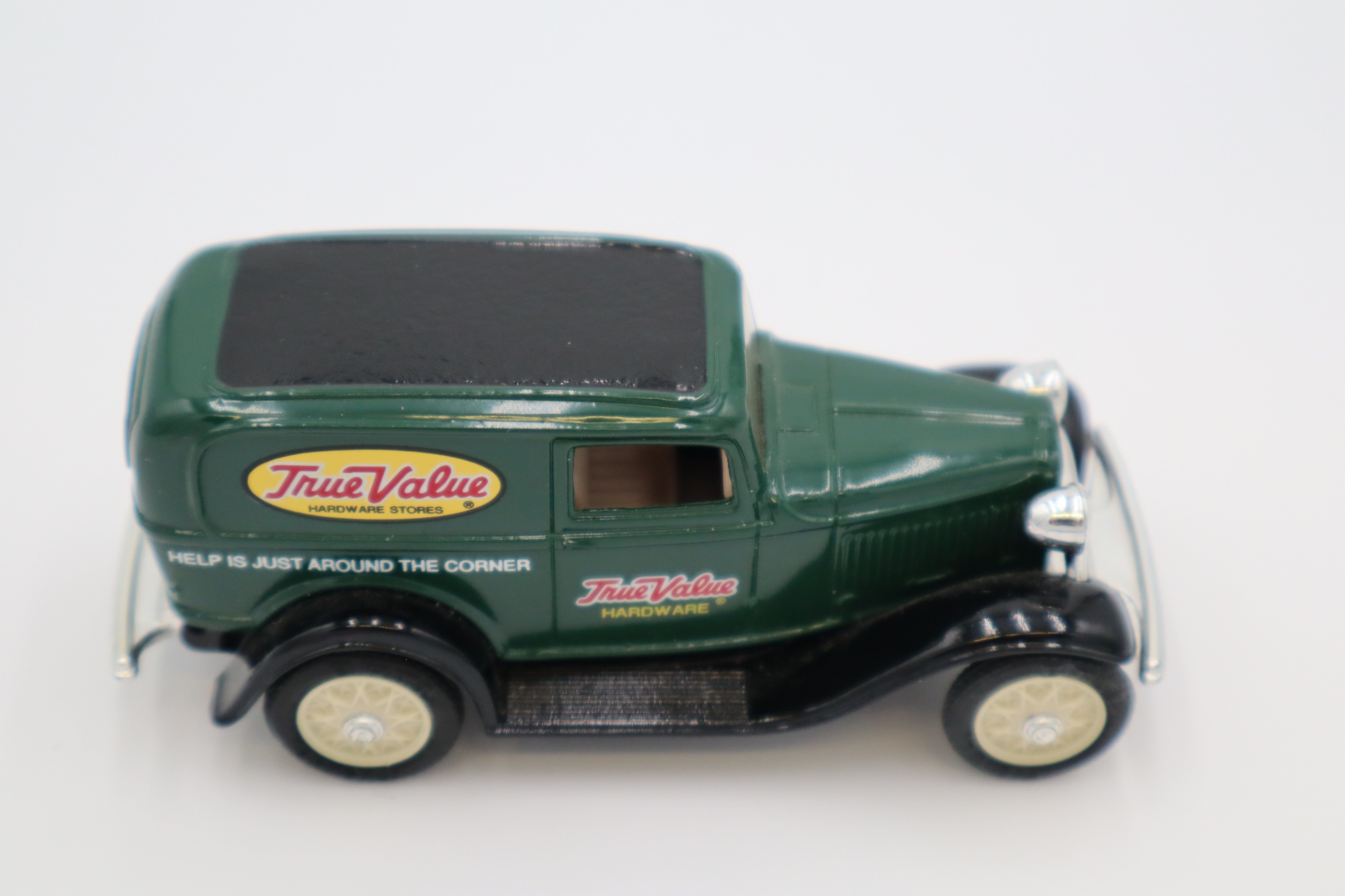 Ertl 1932 Ford Panel Delivery Truck (Green)-True Value-Second hand-M8308