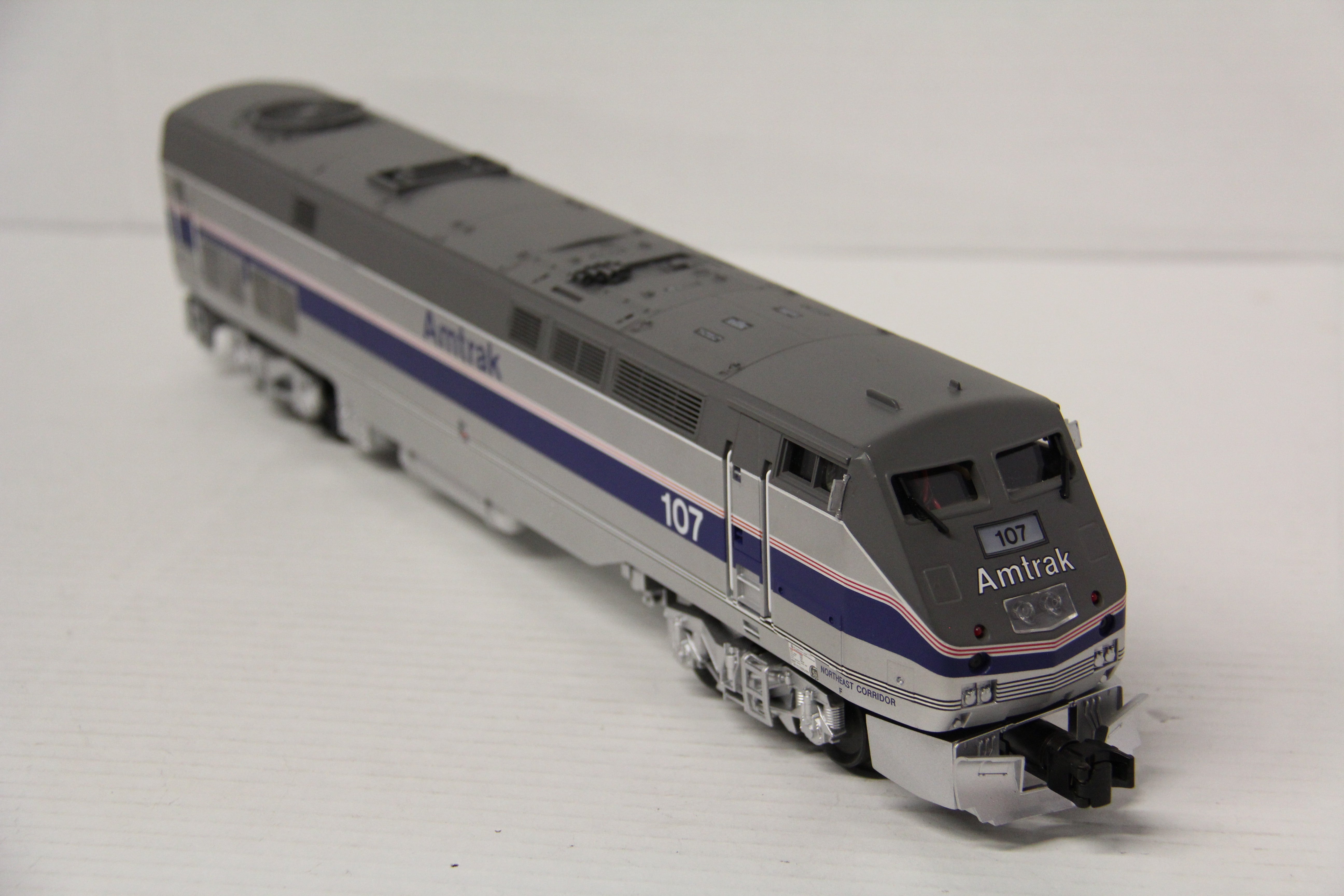 MTH 20-2229-1 Amtrak 5 Stripe #107 Genesis Diesel Engine-Second hand-M3147