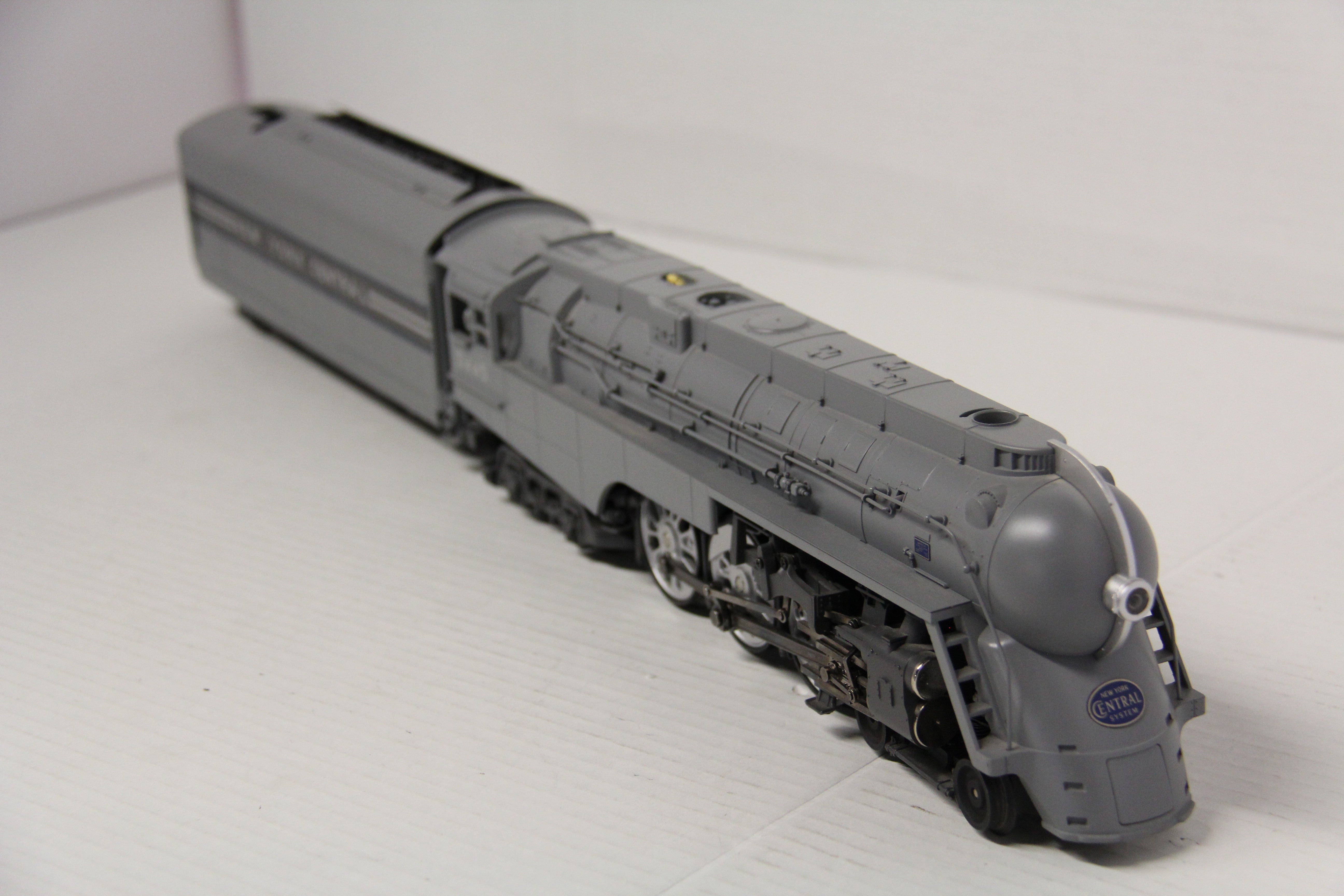 MTH 20-3045-1 New York Central 4-6-4 Dreyfuss Steam Engine-Second hand-M6361