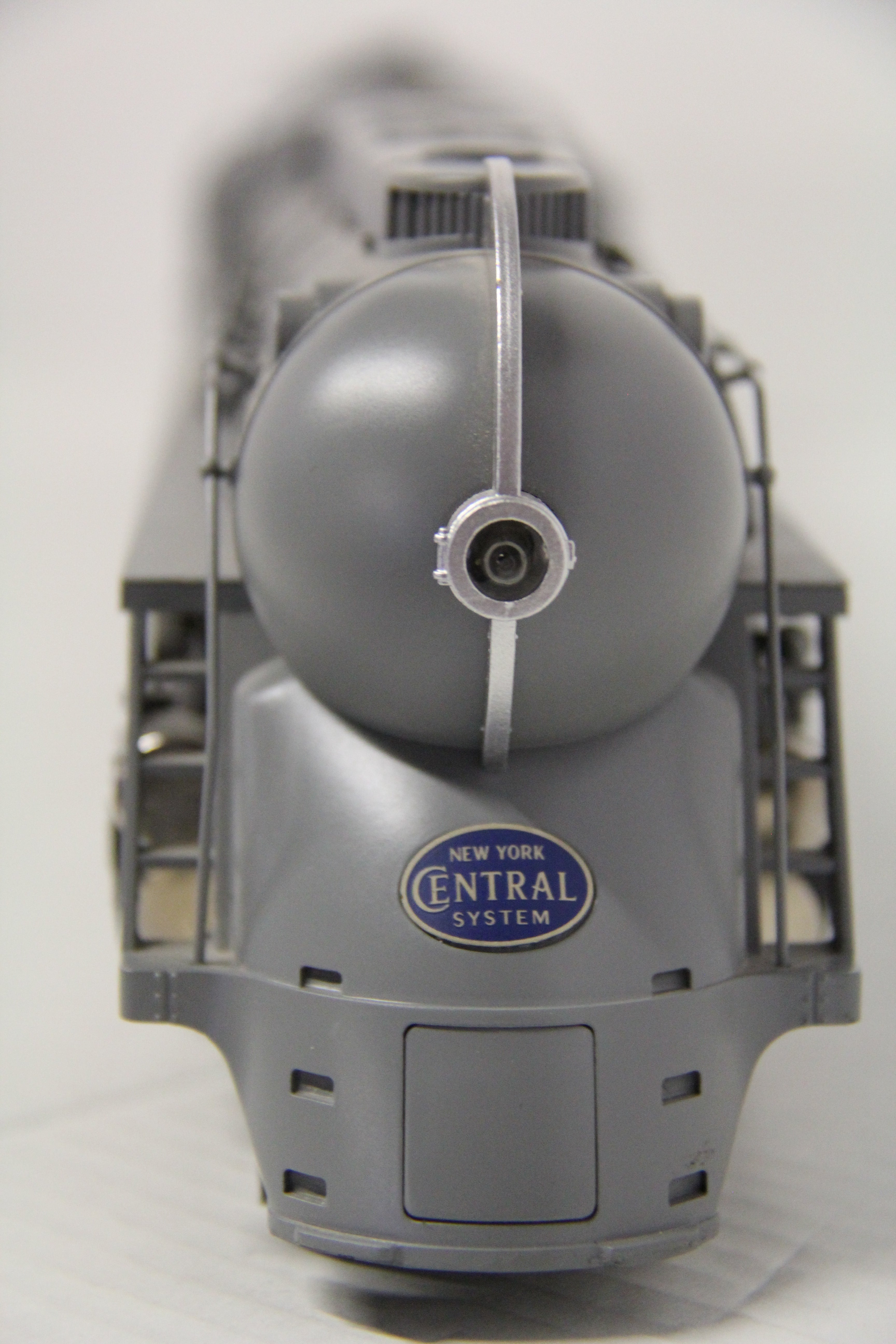 MTH 20-3045-1 New York Central 4-6-4 Dreyfuss Steam Engine-Second hand-M6361