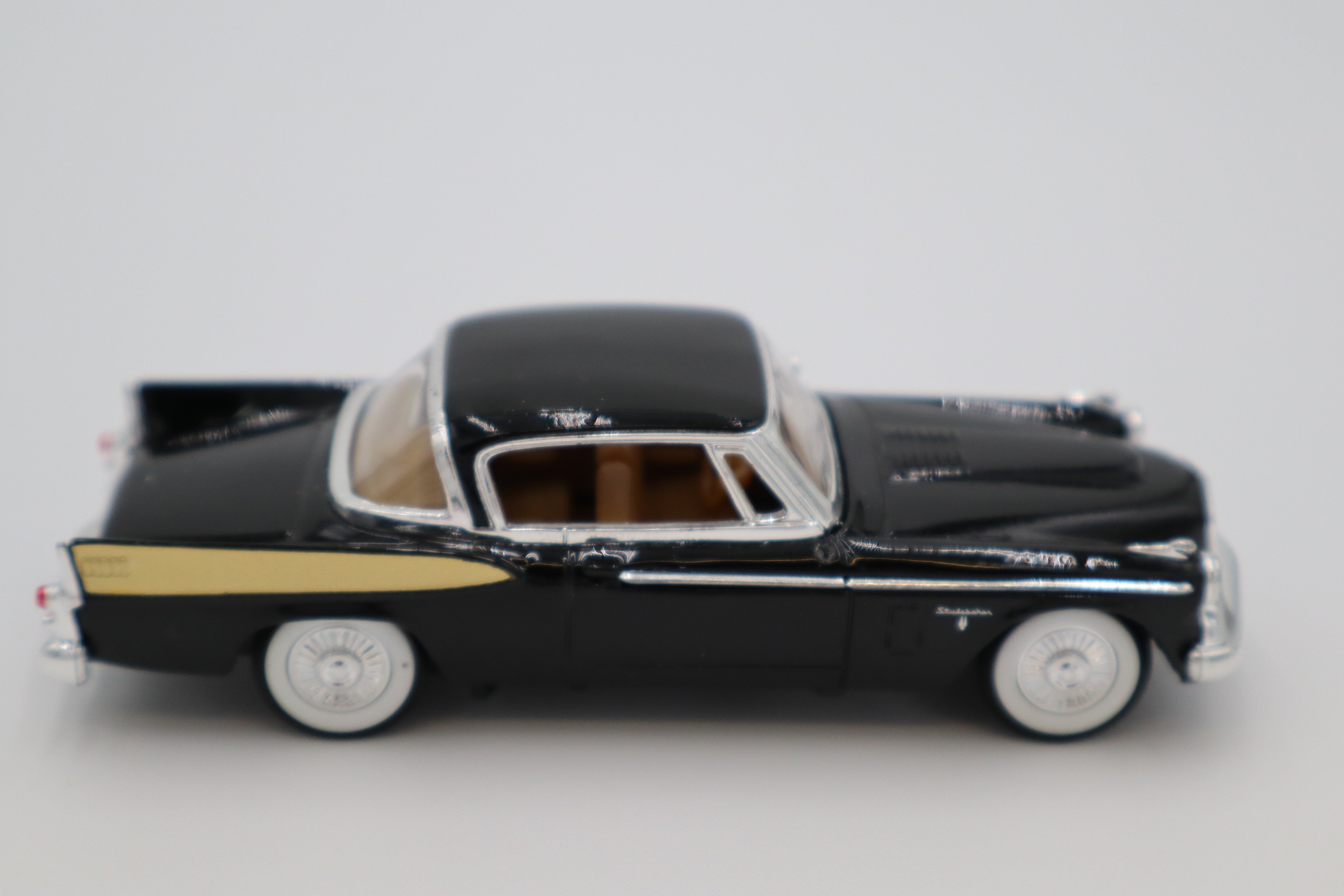 Yatming 1958 Studebaker Skylark Golden Hawk (Black)-Second hand-M8313