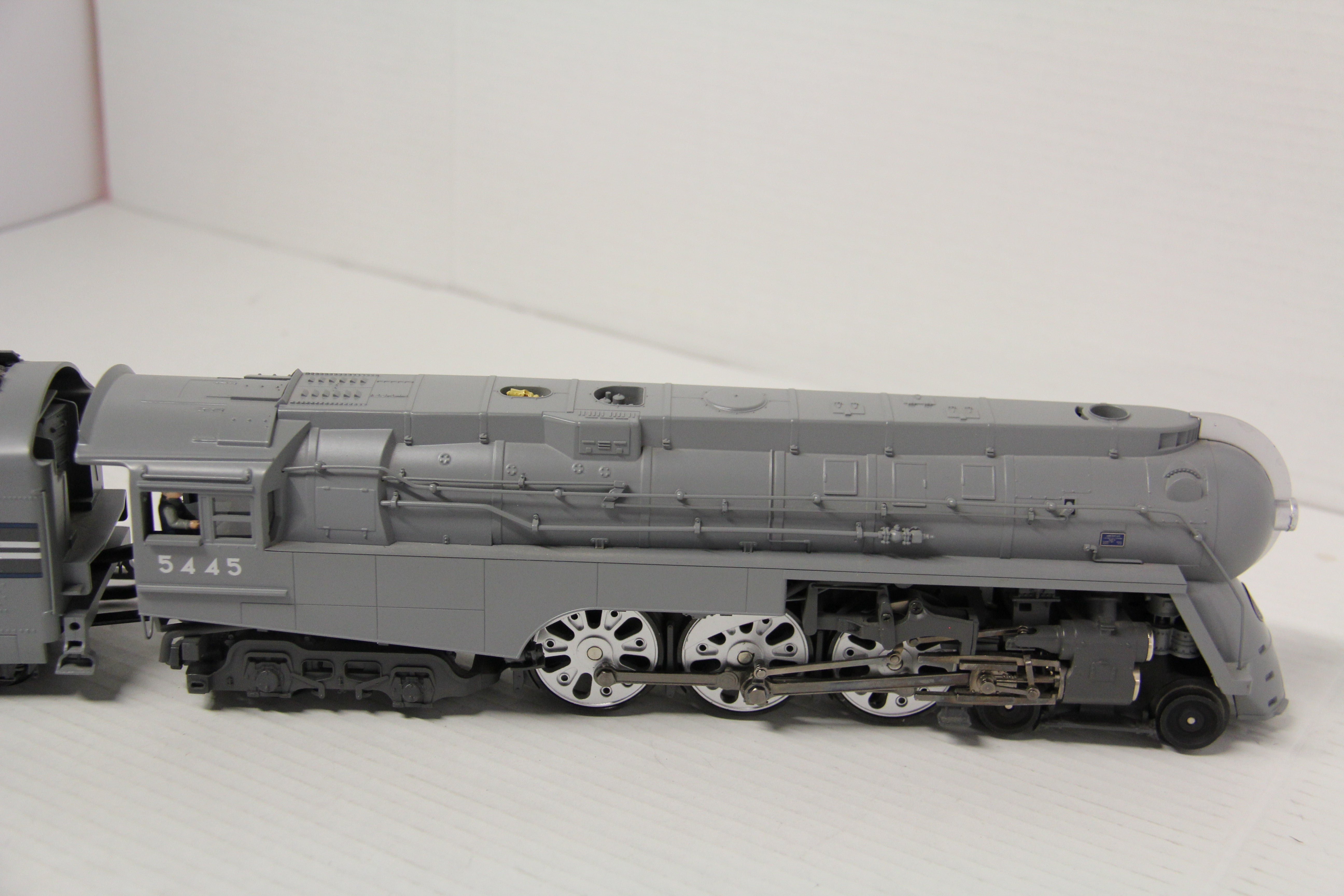 MTH 20-3045-1 New York Central 4-6-4 Dreyfuss Steam Engine-Second hand-M6361