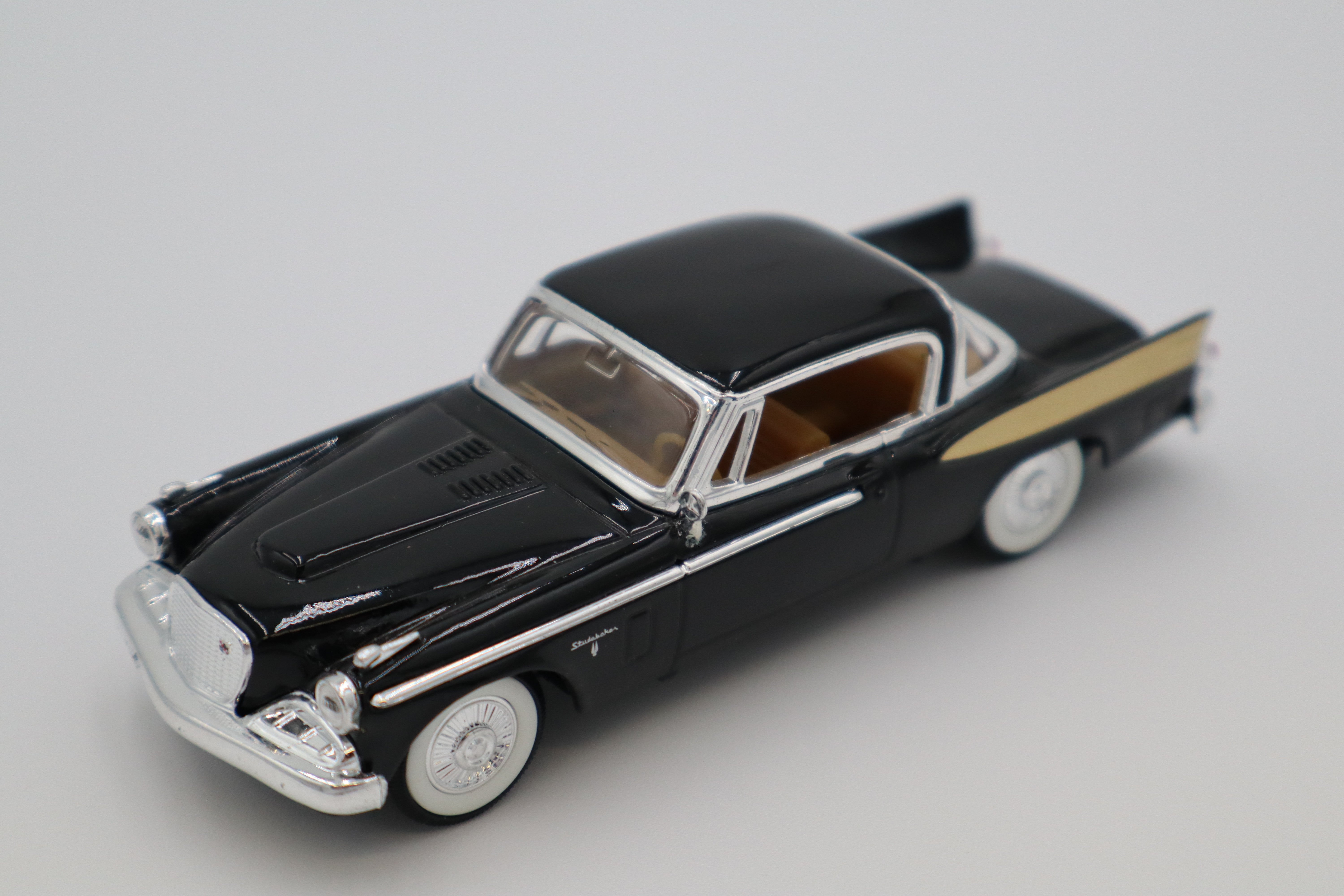 Yatming 1958 Studebaker Skylark Golden Hawk (Black)-Second hand-M8313