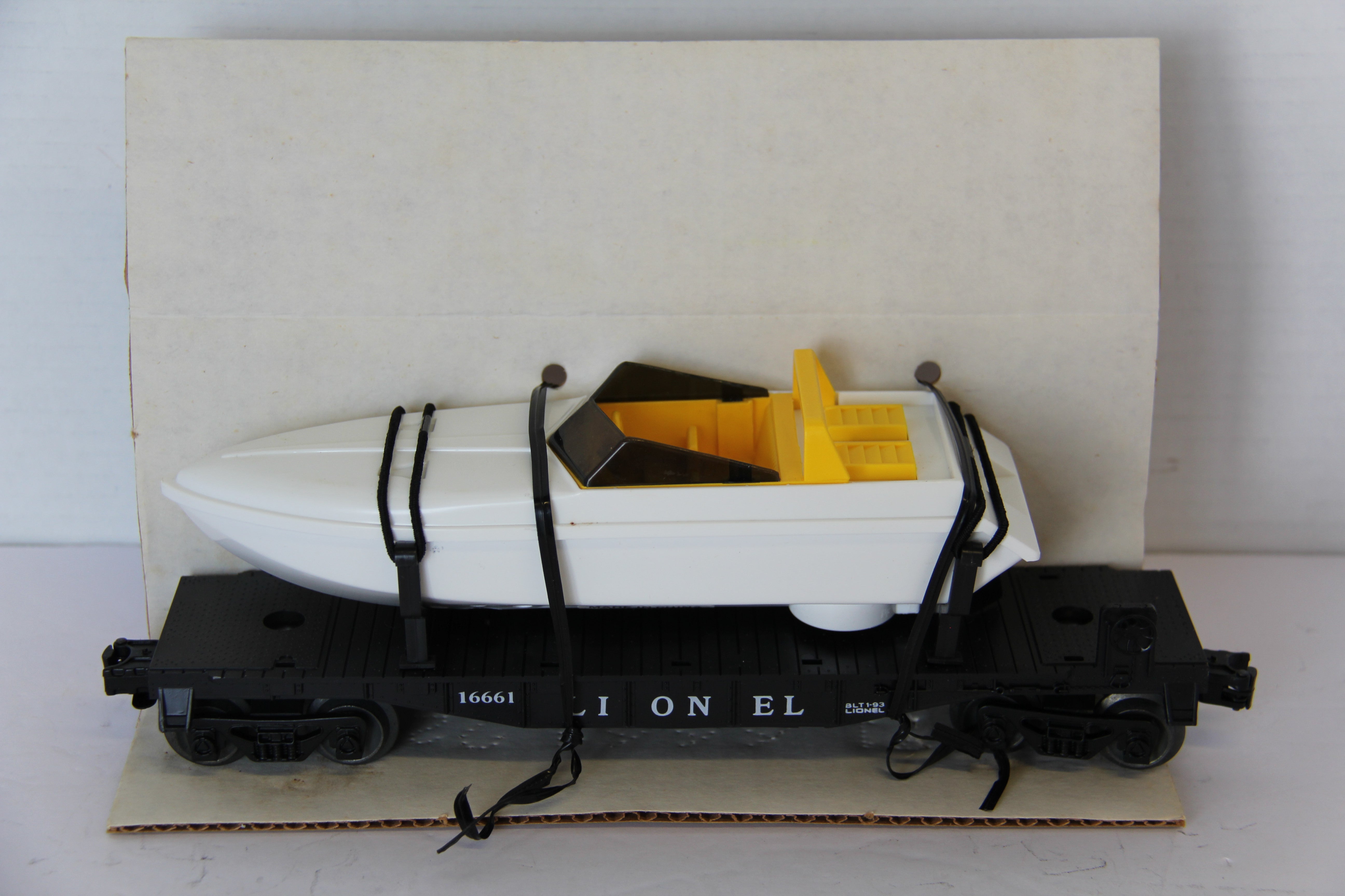 Lionel 6-16661 Lionel Flatcar with Operating Boat-Second hand-M7630