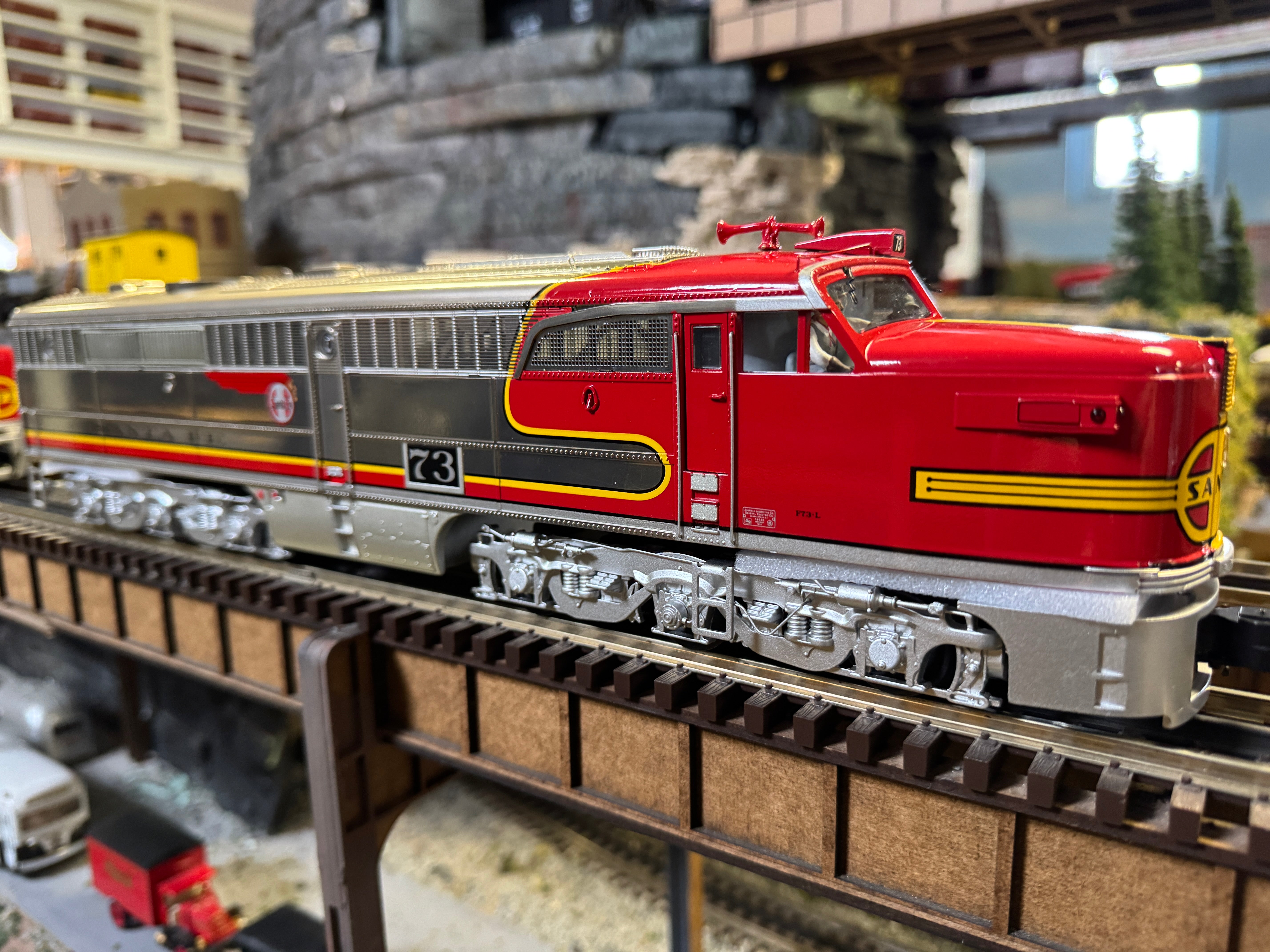 MTH 20-21873-4 - Alco PA A Unit Diesel Locomotive "Santa Fe" #73L w/ PS3 (Non-Powered) Plated